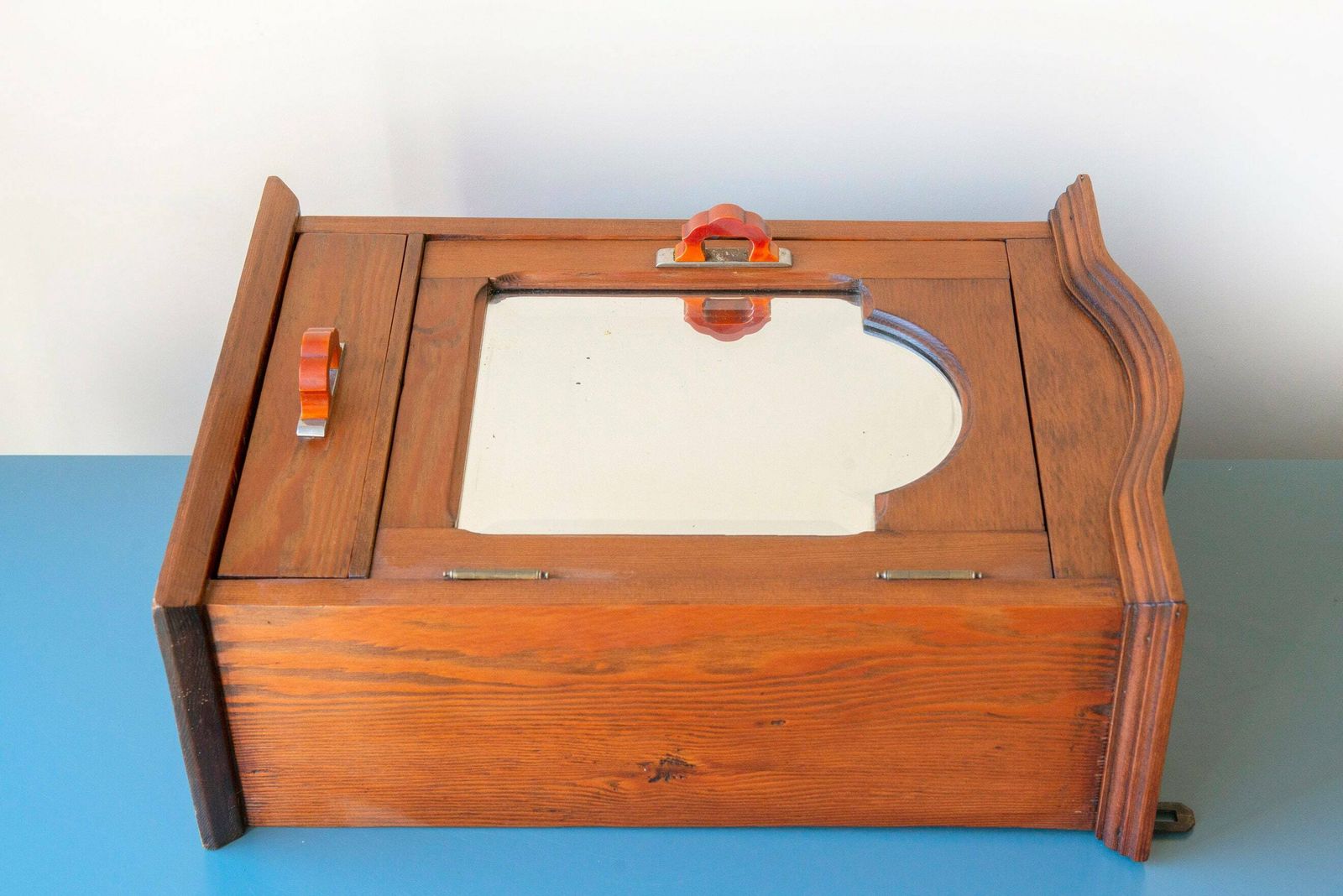 photo furniture Antiek Apothekerskastje Met Geslepen Spiegel En Lade, Eikenhouten Wandkast, Hangend Opbergkastje, Oud Medicijnkastje, Rustieke Woondecoratie
