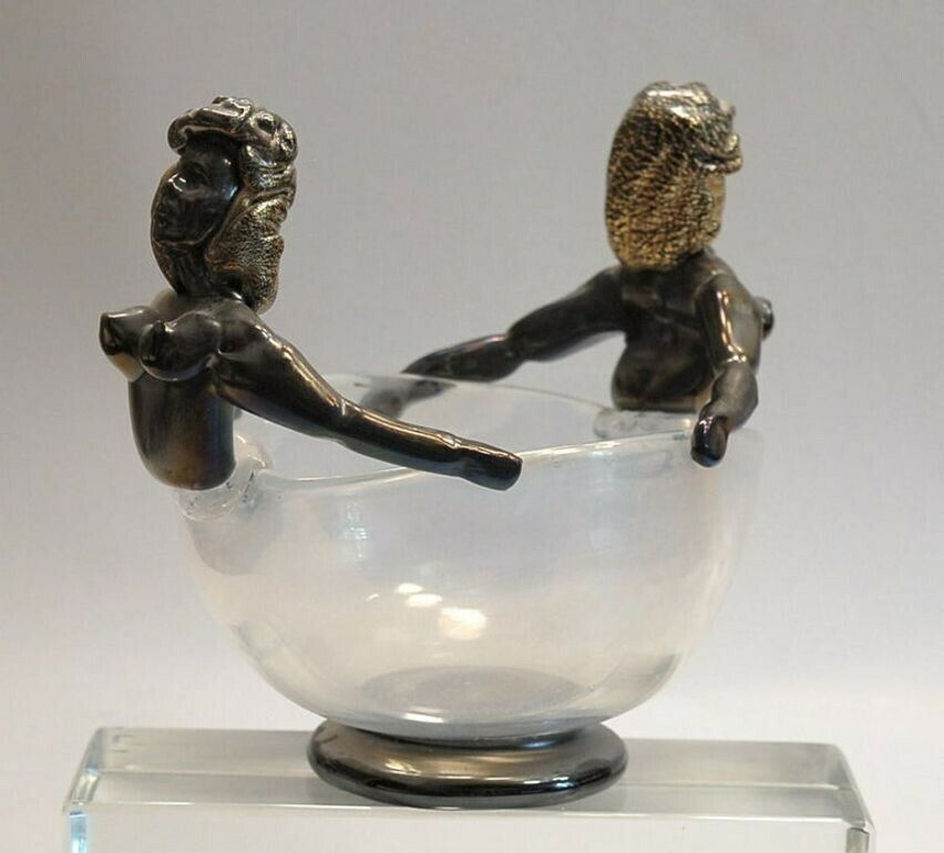 photo furniture Iridescent Bowl With Figurine In Figurehead Position, Ercole Barovier, 1930