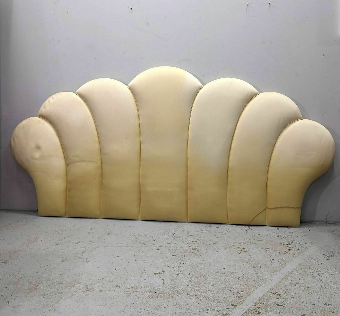 photo for sale Polylobed Headboard In 1940 Hollywood Style Fabrics