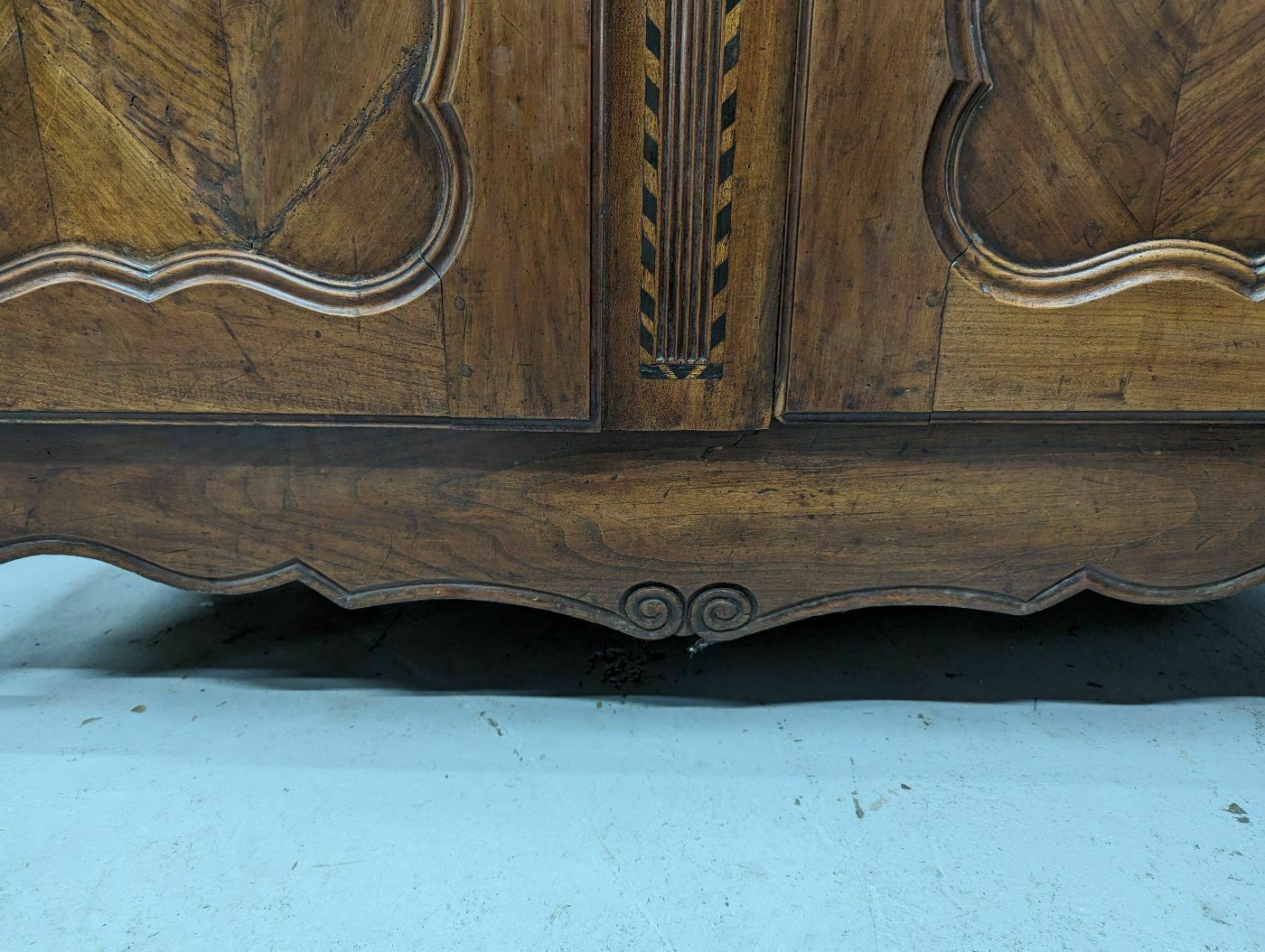 photo vintage Louis XV Wedding Dauphinoise Wardrobe From The 18th Century In Walnut