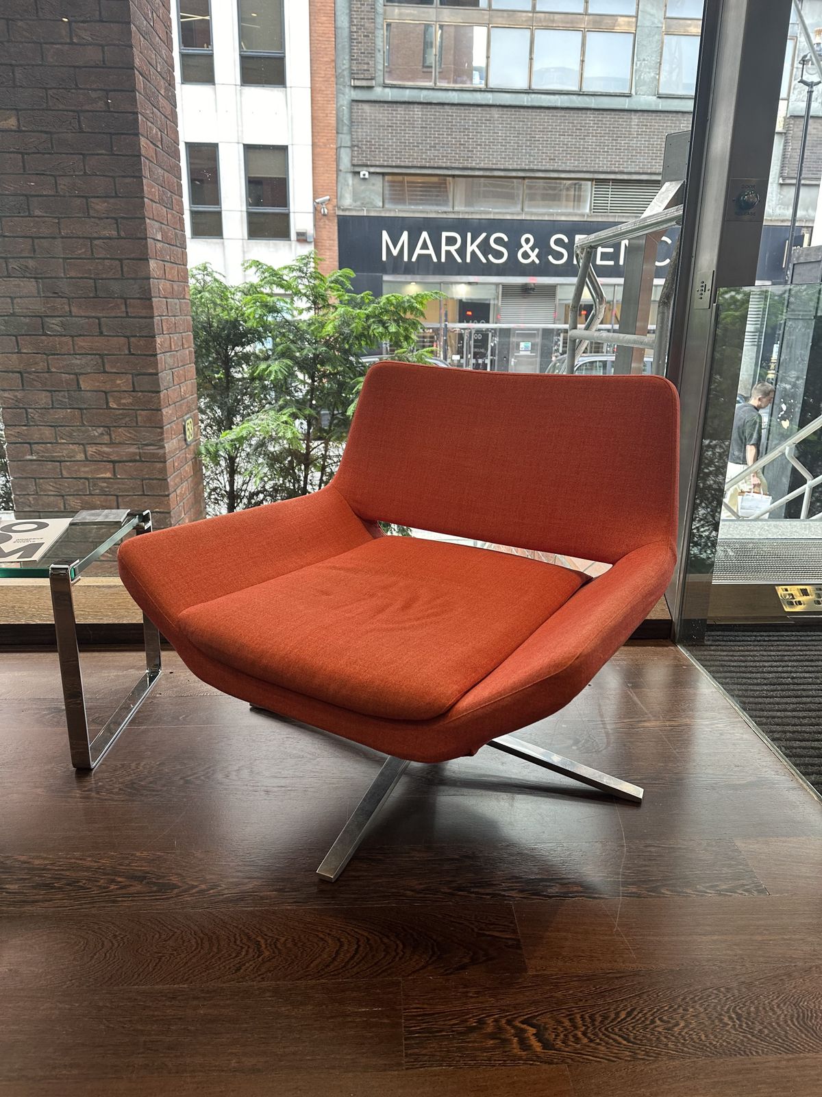 photo furniture Stunning Jeffrey Burnett Bb Italia Metropolitan Chair In Burnt Orange Set Of 3