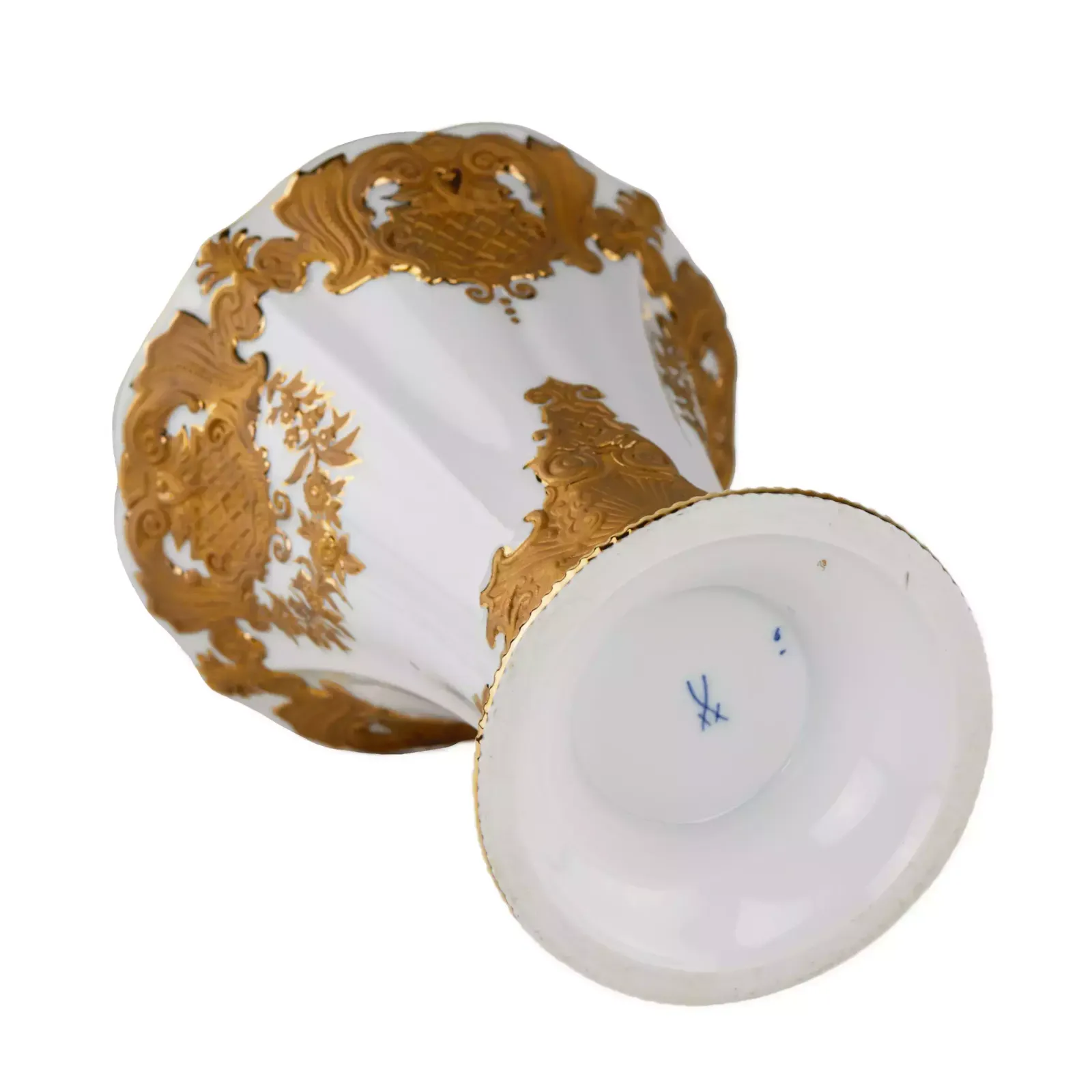 Magnificent Vase With Golden Relief. Meissen. Turn Of The 19th And 20th Centuries. photo 905.0