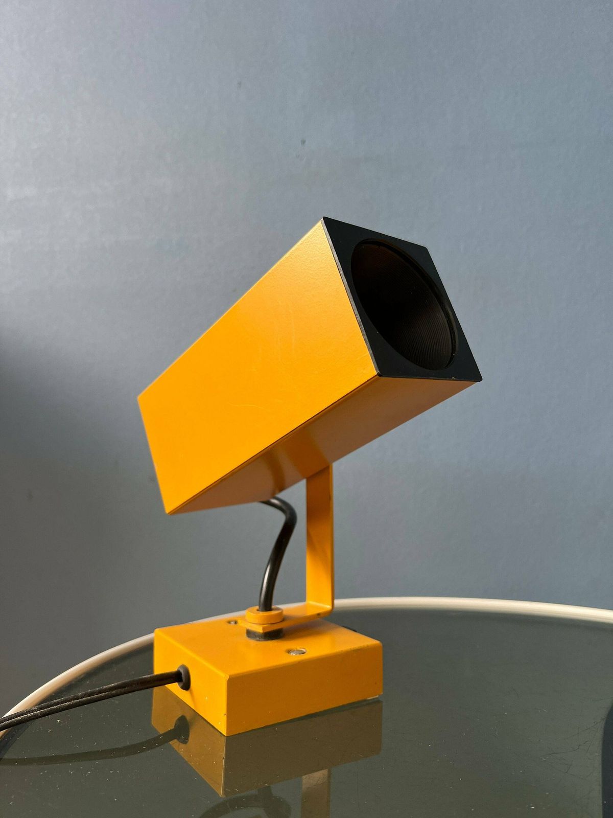 Rode Space Age Oogvormige Wandlampen (Of Bureaulampen) photo vinterior