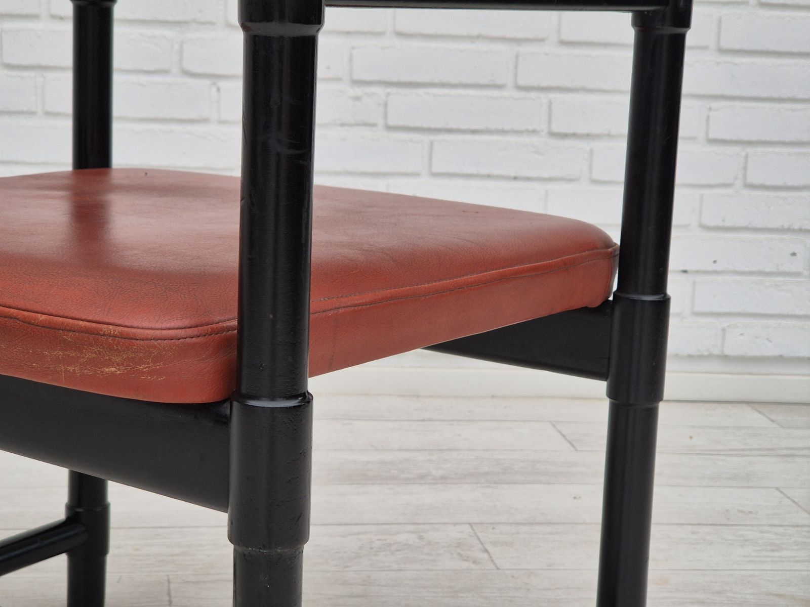 Jaren 1970, Set Van 4 Finse Fauteuils Van Lepokalusto, Berkenhouten Frame, Leer. photo Meubels