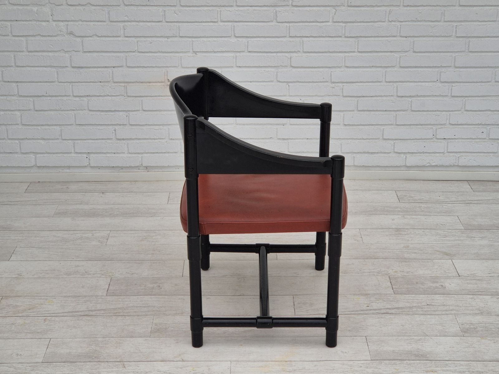 photo vintage Jaren 1970, Set Van 4 Finse Fauteuils Van Lepokalusto, Berkenhouten Frame, Leer.