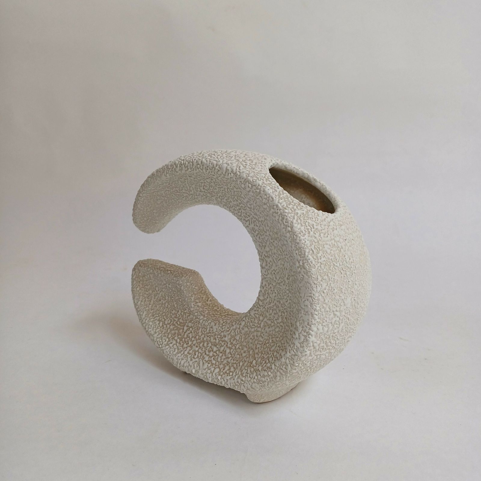 Roberto Rigon For Bertoncello Whitetextured Vase, Italy, 1960s photo furniture