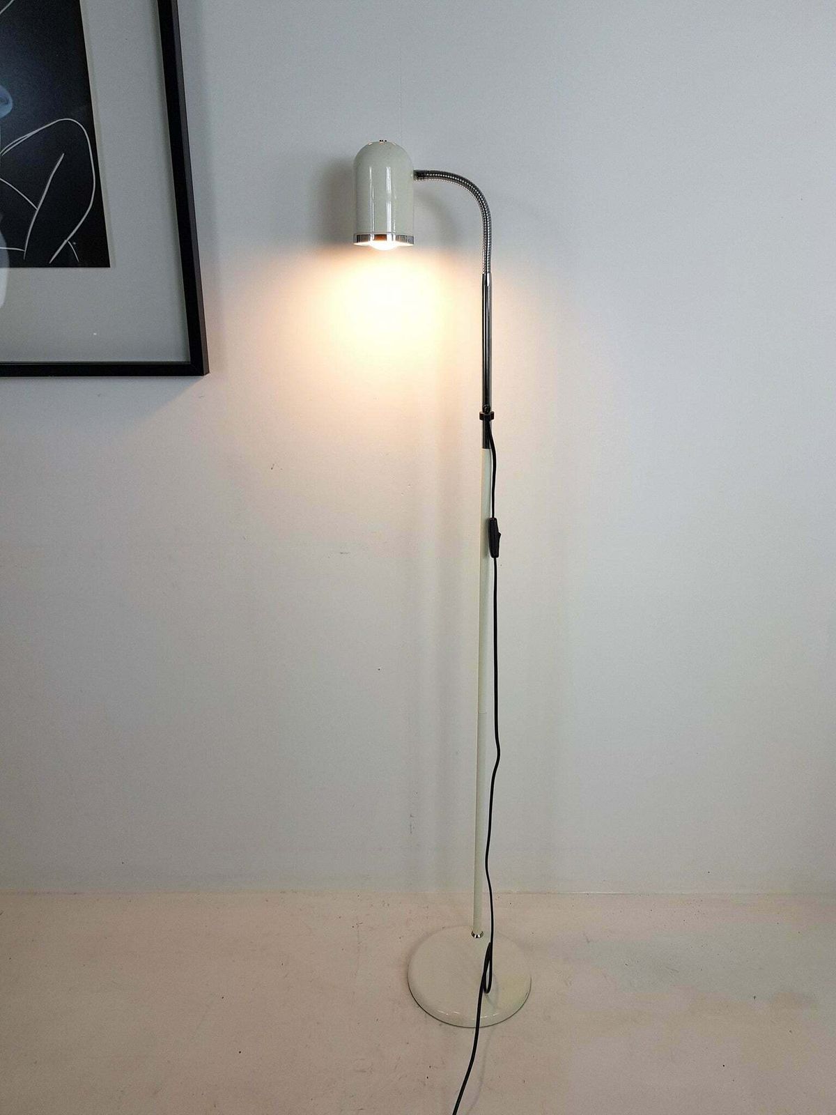 Vintage Floor Light   Retro photo 155.0