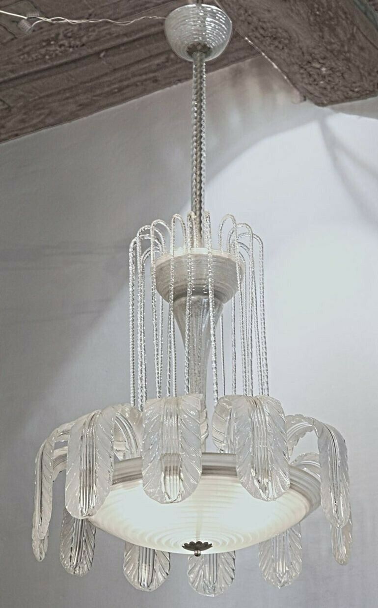 photo buy Imposing Rare Barovier Fountain Chandelier, White Puligoso, 1930s, Murano Deco