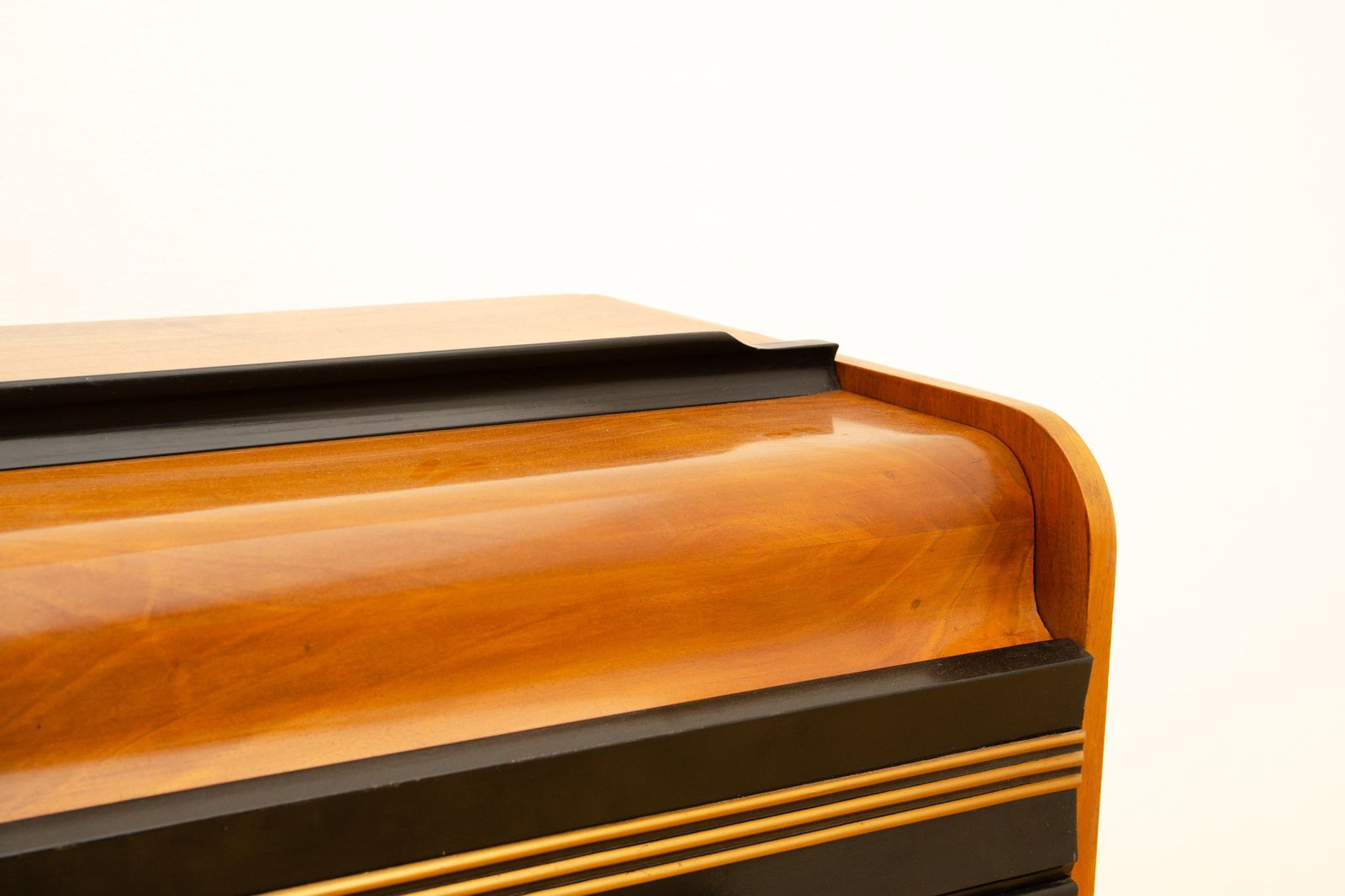 Mid Century Cabinet With Build In Gramophone And Radio, 1950´S photo vinterior