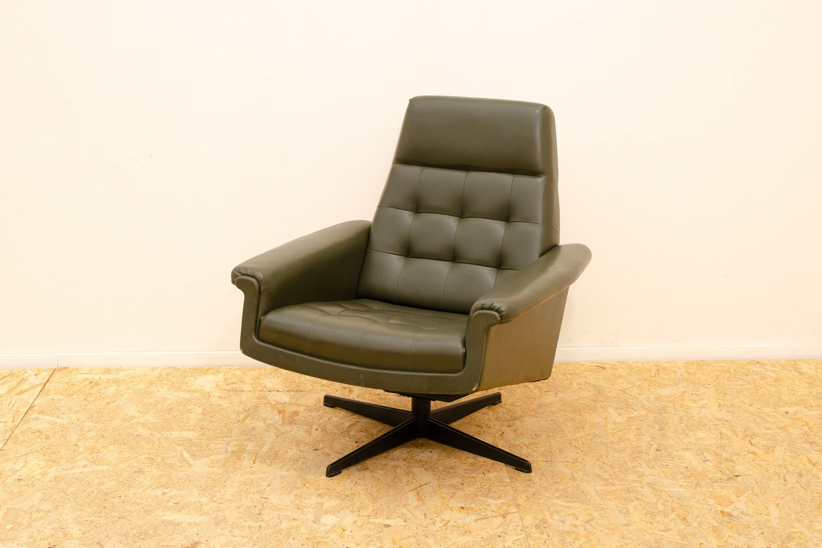 Mid Century Czechoslovak Swivel Armchair, 1970´S, Central Europe photo 320.0