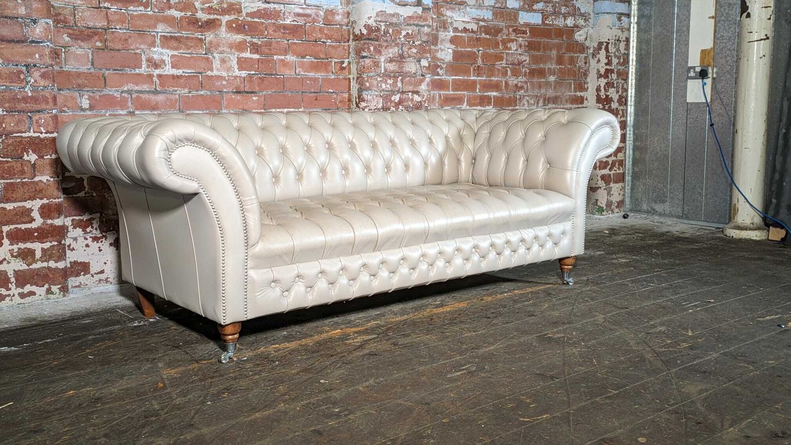 Stunning Grey Leather 3 Seater Cliveden Sofa photo furniture