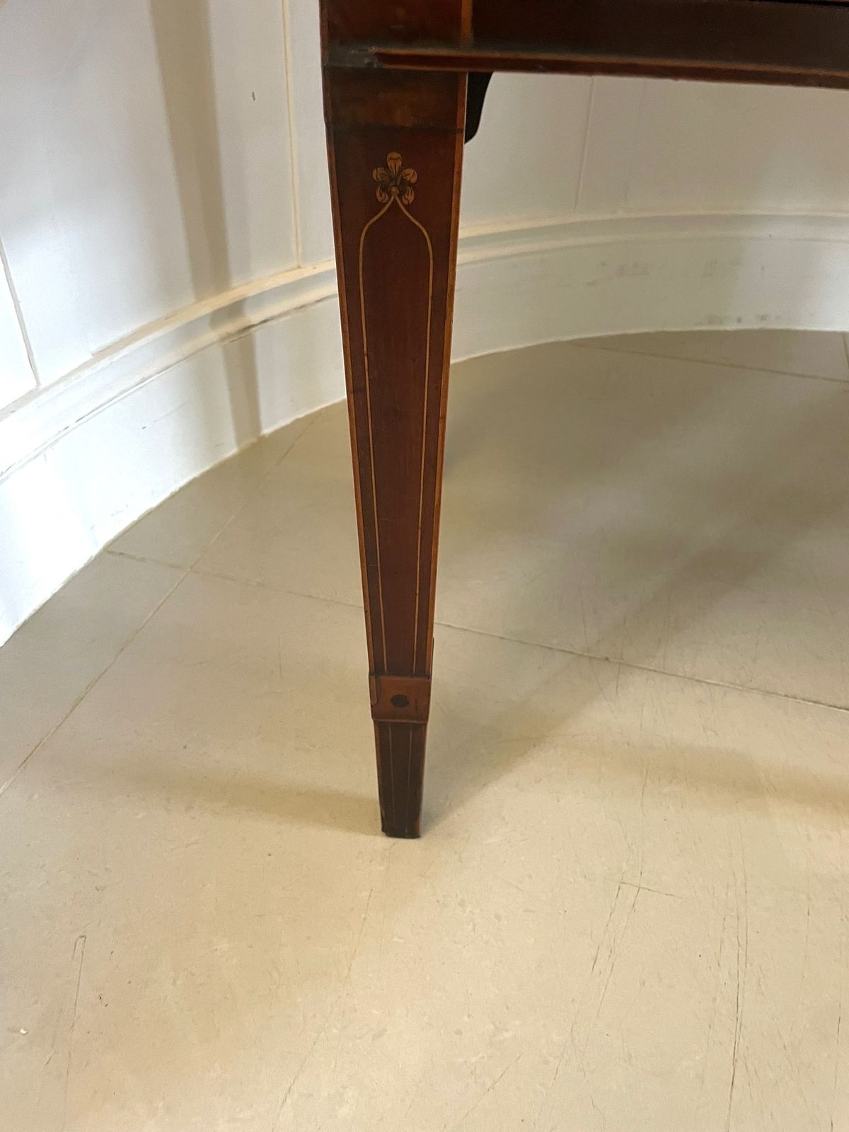 photo furniture Magnificent Quality Large Antique 18th Century Inlaid Mahogany Sideboard