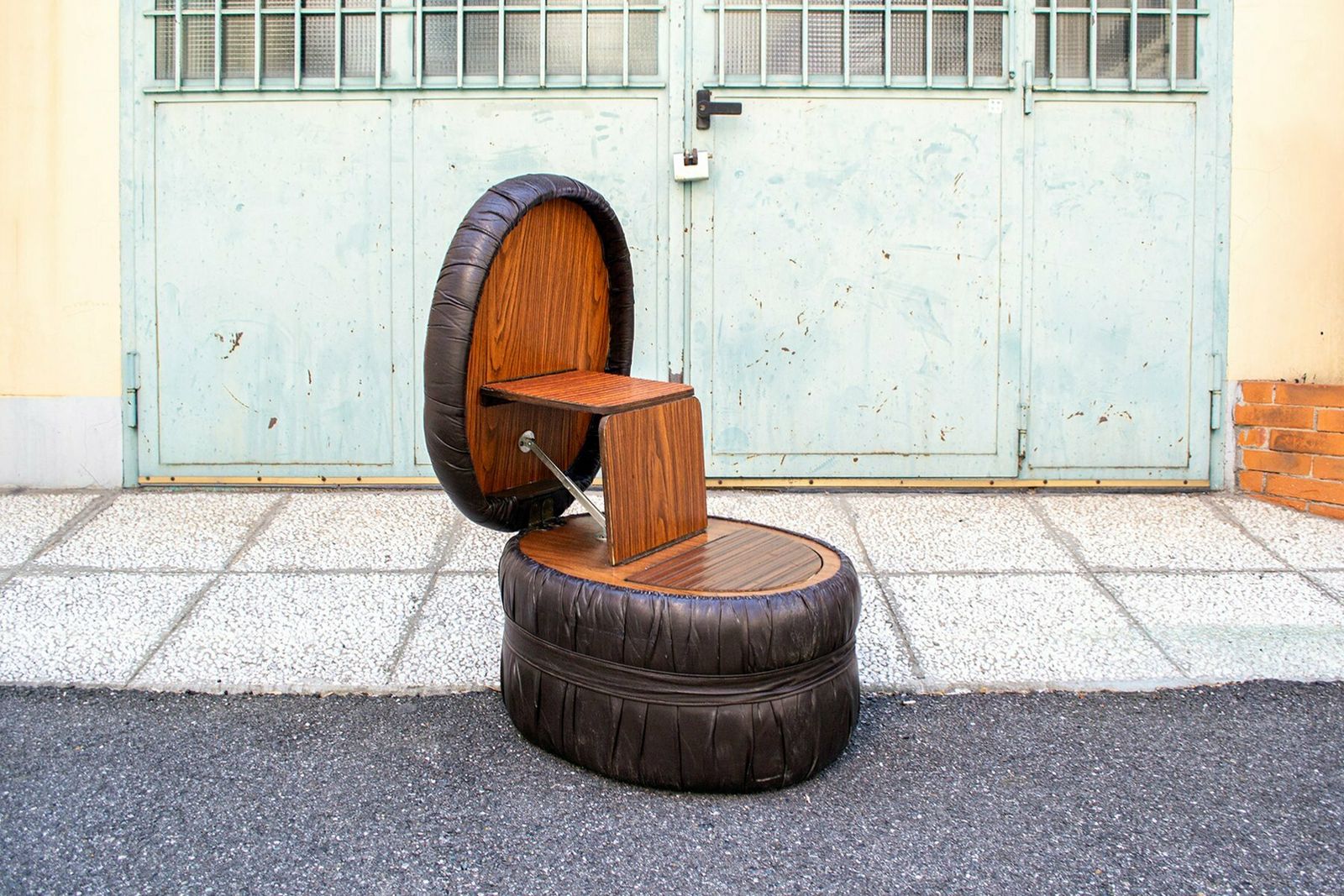 Poef Met Ladder En Compartiment In Vinyl En Hout, Italië, Jaren 1960 photo for sale