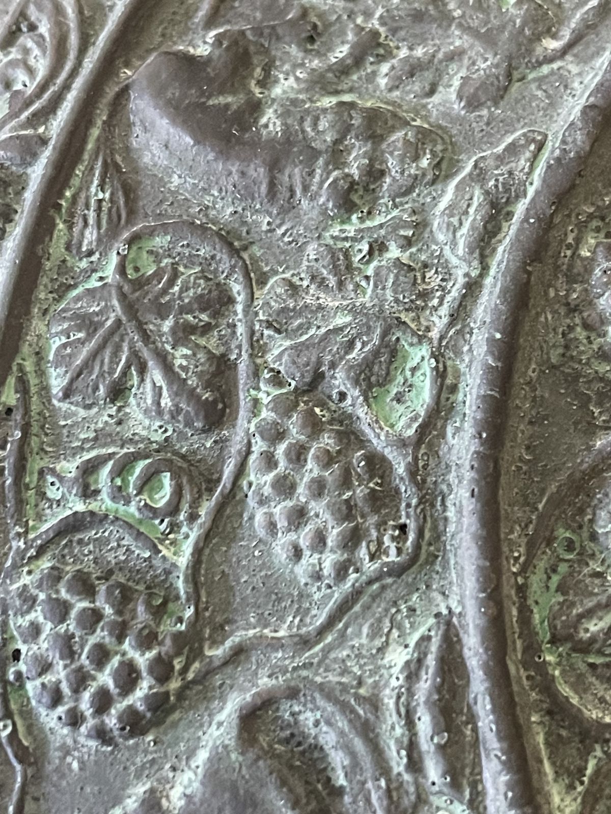 Oka 'Verdigris' Resin Circular Plaques Of Mannerist Design From Athelhampton House, Dorset photo vinterior