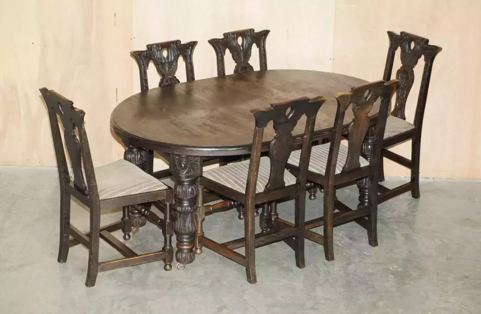 Stunning Hand Carved Antique Victorian Extending Dining Table & Six Chairs 6