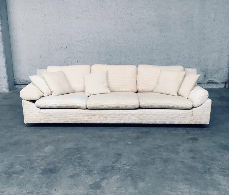 Driezitsbank – Mid Century Modern Design – Bouclé Wol – Jaren 1960 photo for sale
