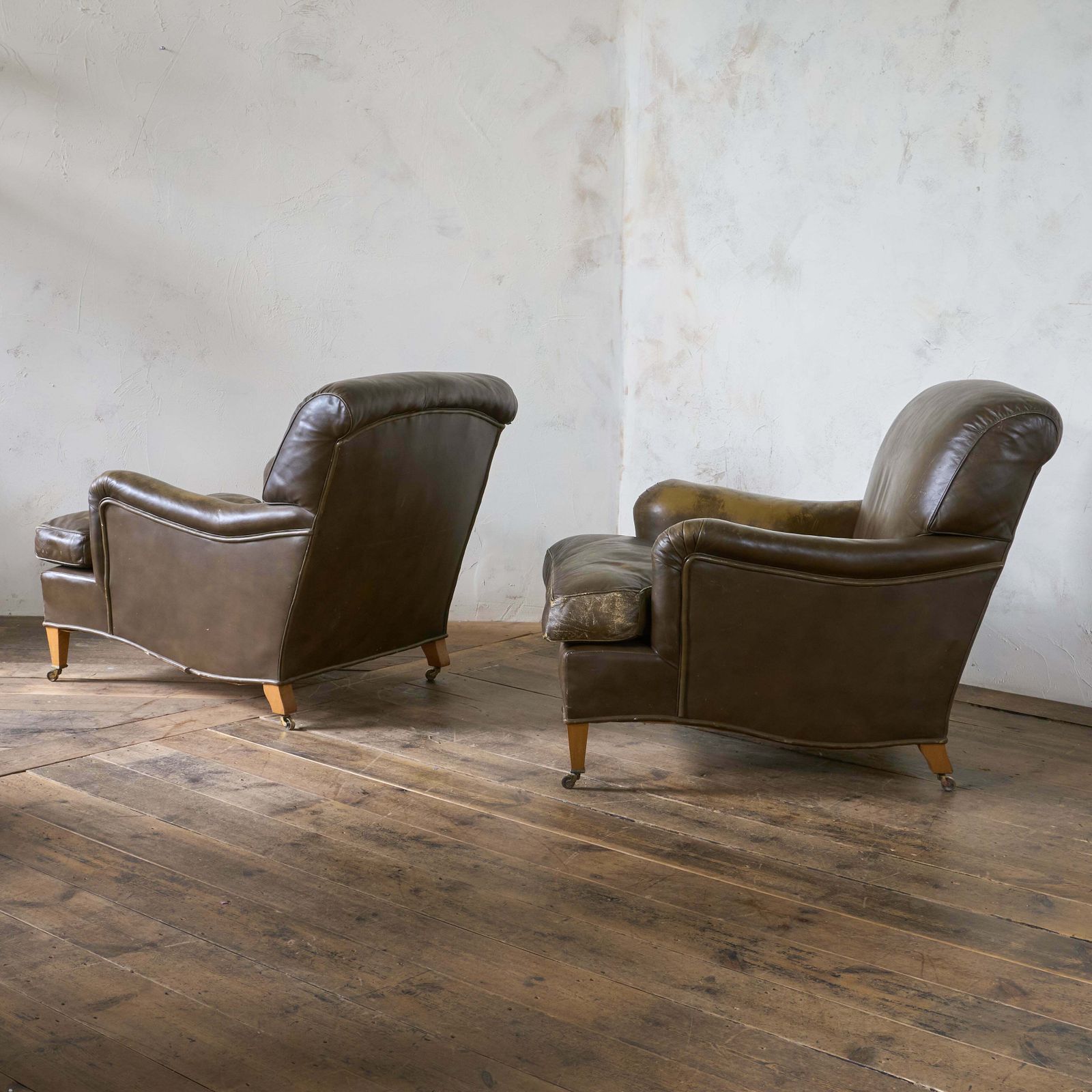 Howard And Sons   Pair Of Ivor Armchairs photo for sale