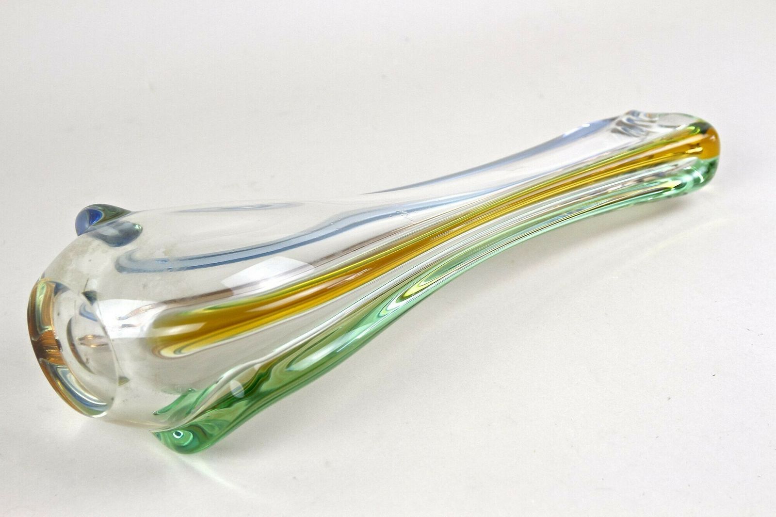 photo vinterior Mid Century Modern Murano Glass Vase By Sommerso Murano, Italy Circa 1960