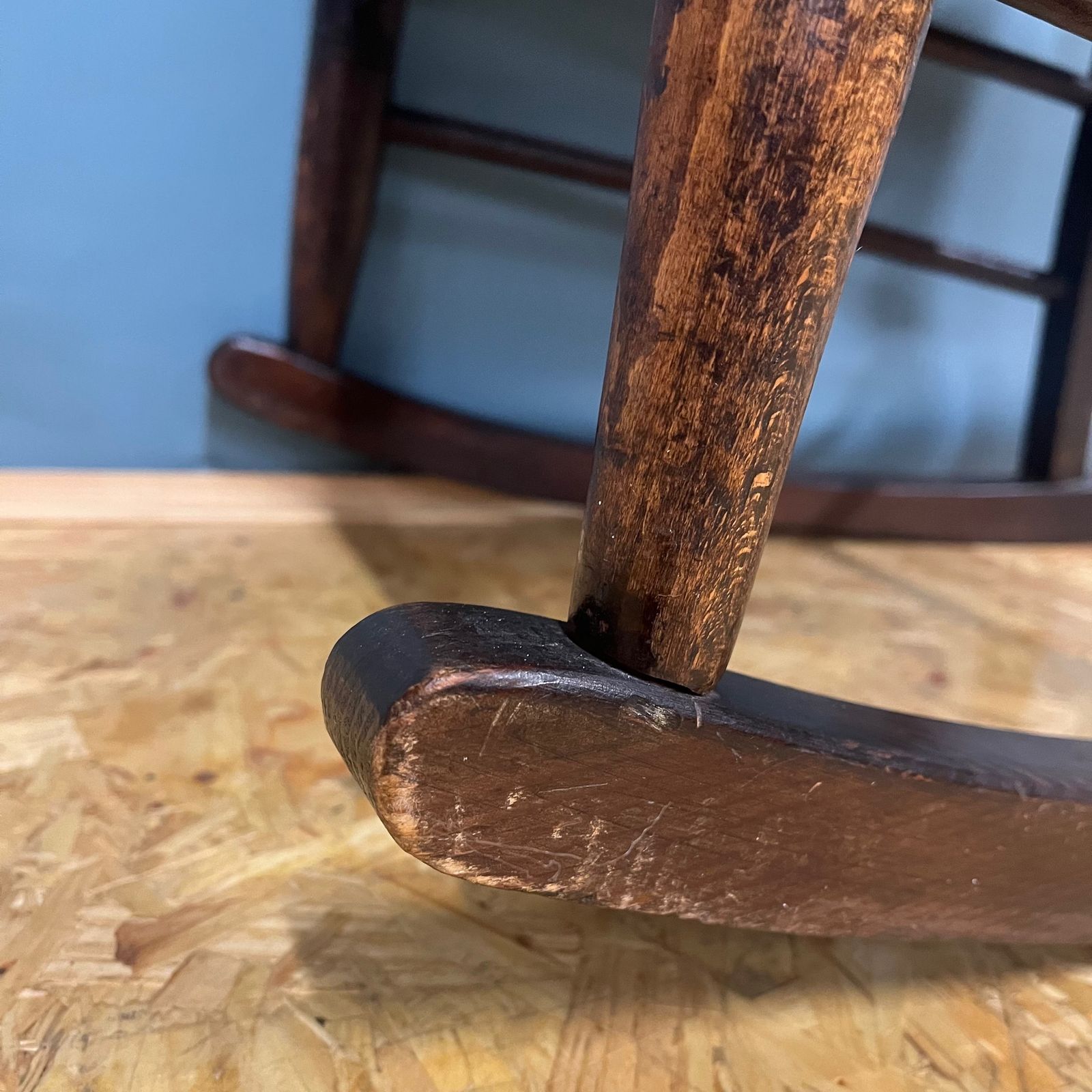 photo furniture Antique Hand Carved Rocking Chair