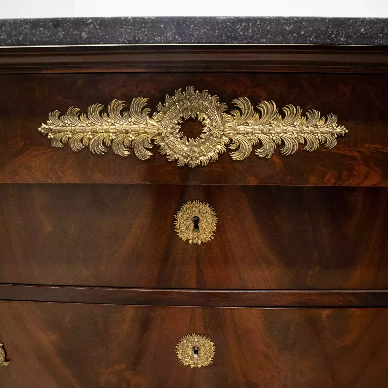 photo vintage French Mahogany Empire Commode
