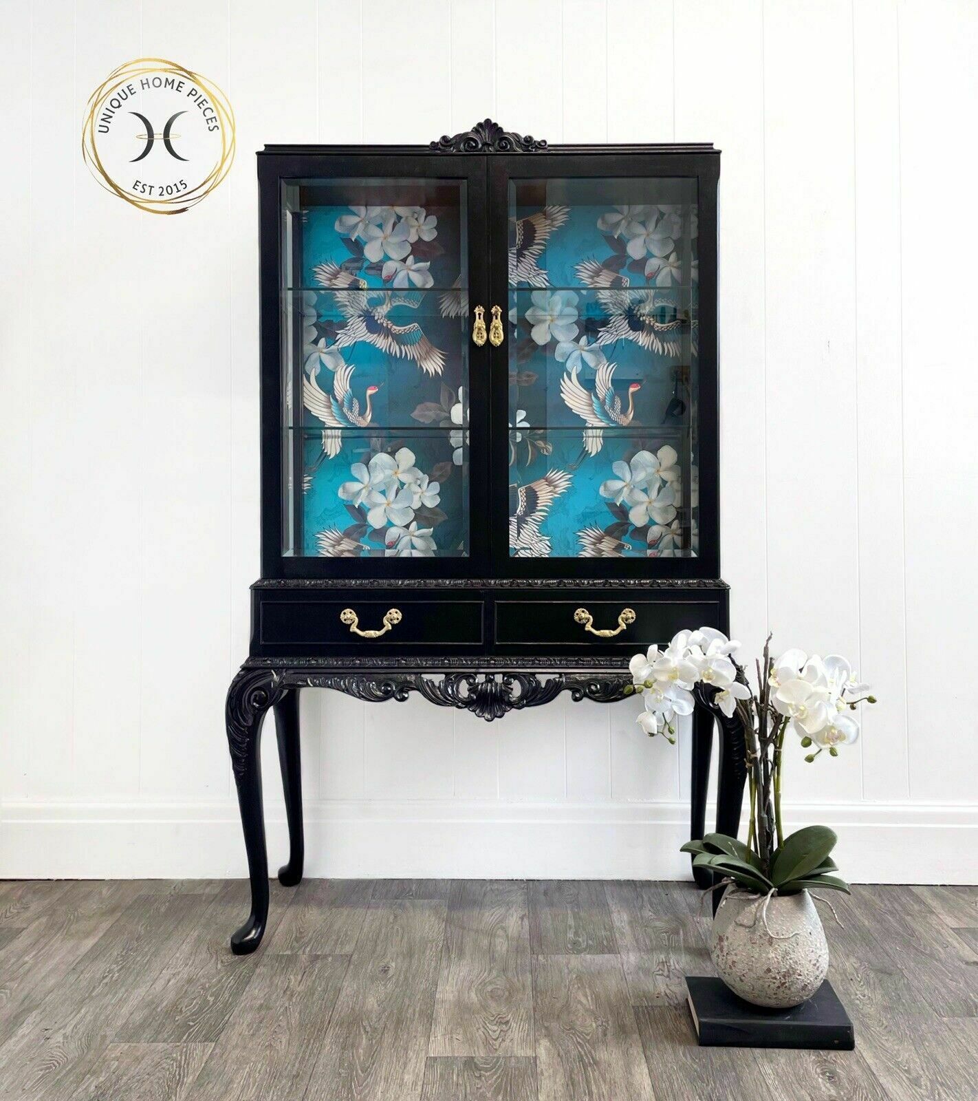 Black Bevelled Glass Door Display Cabinet With Turquoise Crane Design