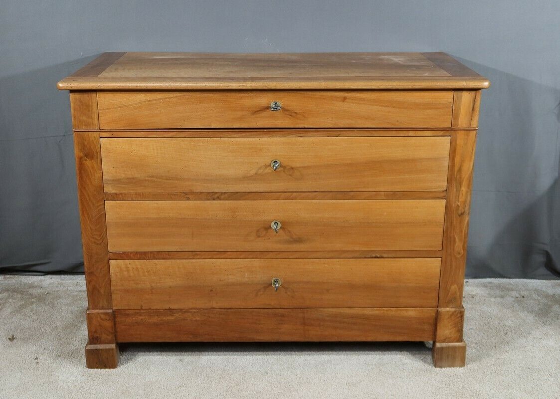 Walnut Commode, Restoration Period – 1st Part 19th