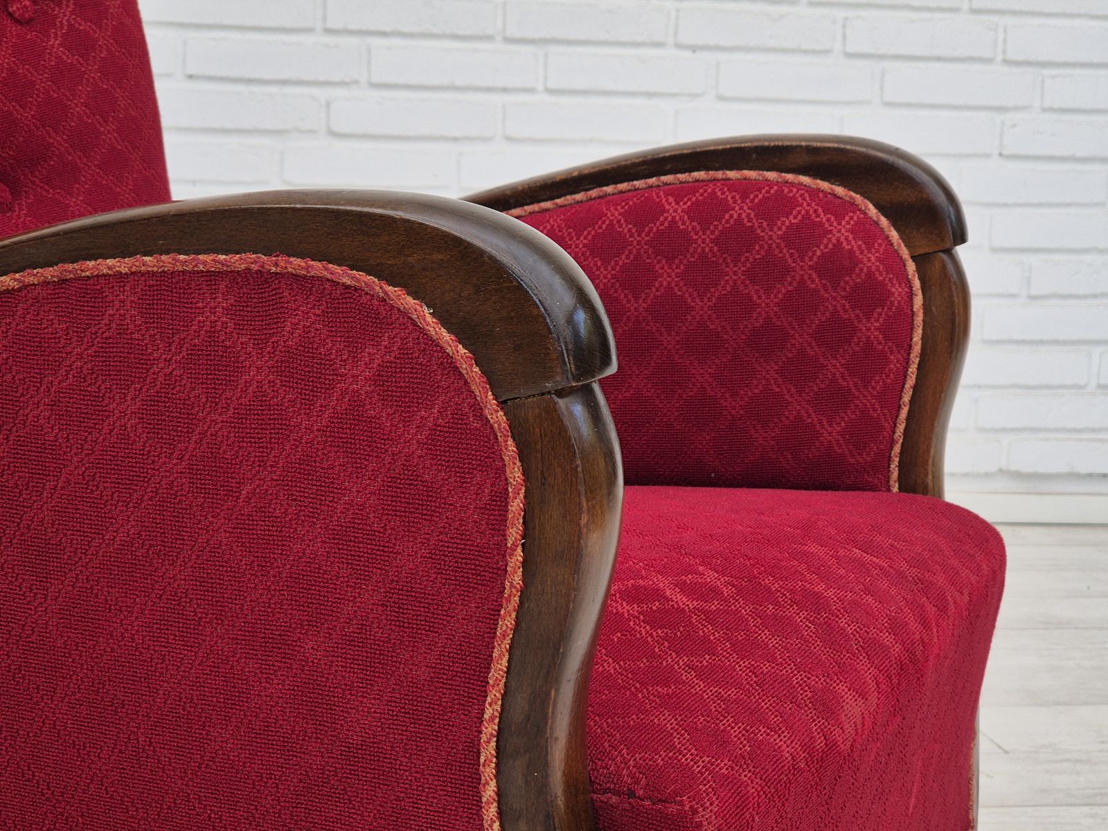 Ca. jaren 1950, Deens design, fauteuil, goede staat, rood katoenen wollen bekleding. photo Meubels