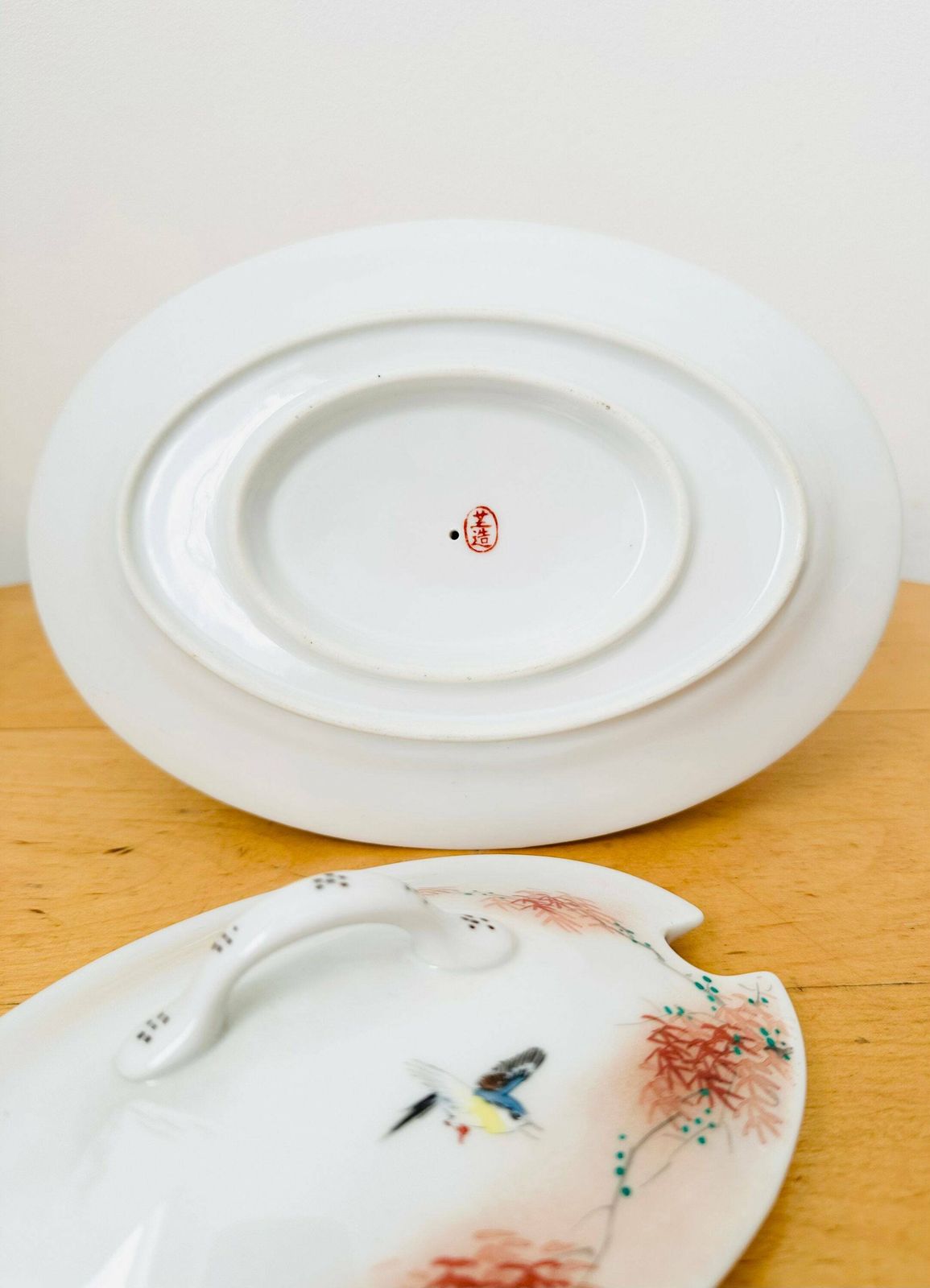 photo furniture Japanese Kutani Porcelain Sauce Dish, Gravy Boat With Plate, Hand Painted Dish