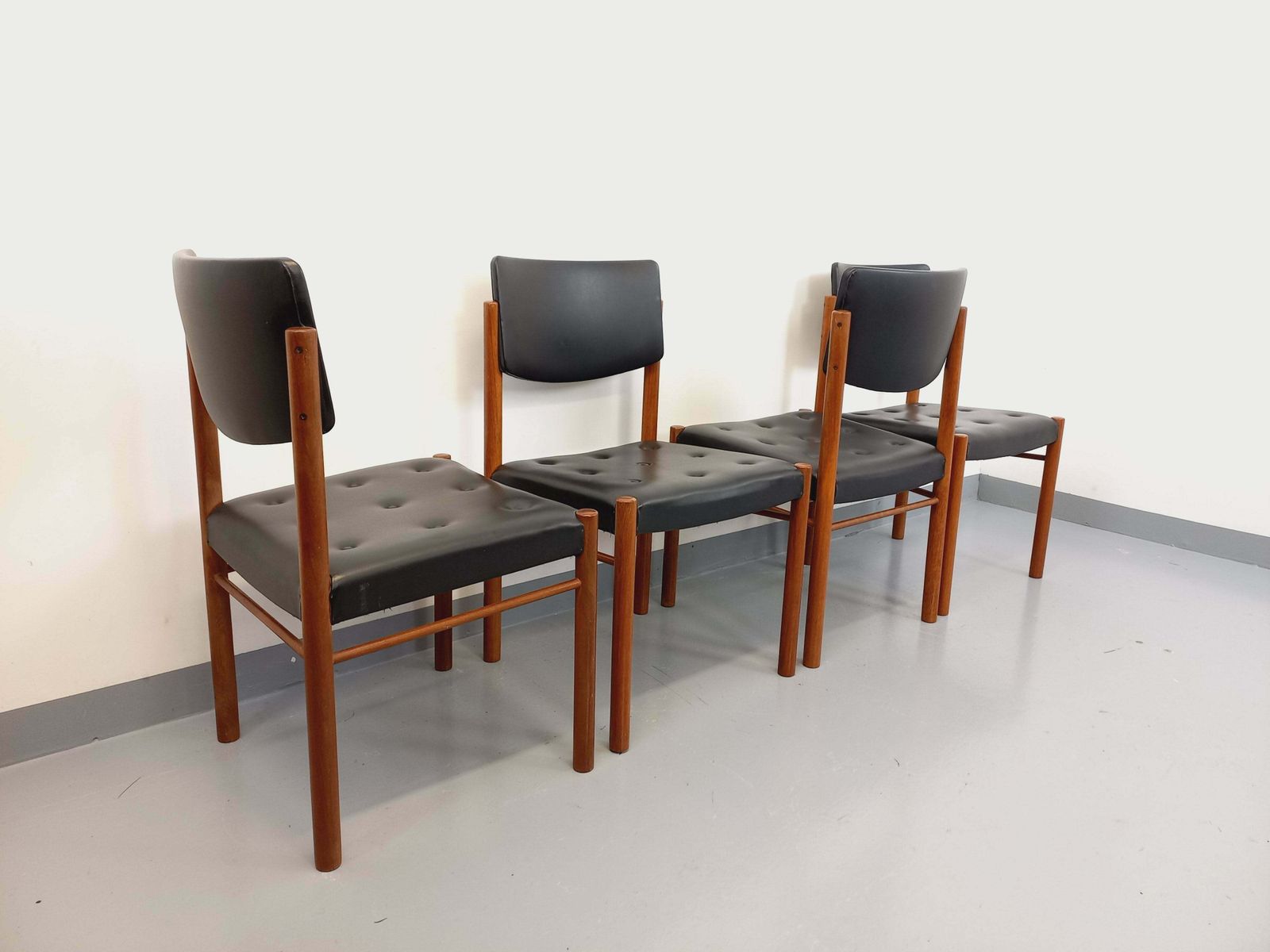 4 Scandinavian Chairs In Teak And Skai photo furniture