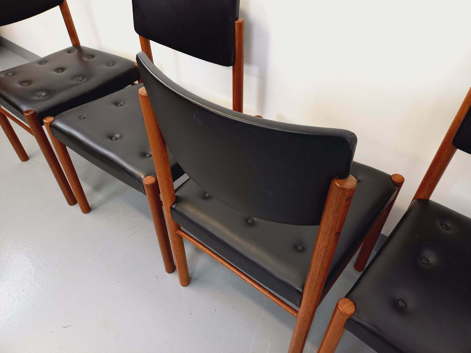 4 Scandinavian Chairs In Teak And Skai photo buy