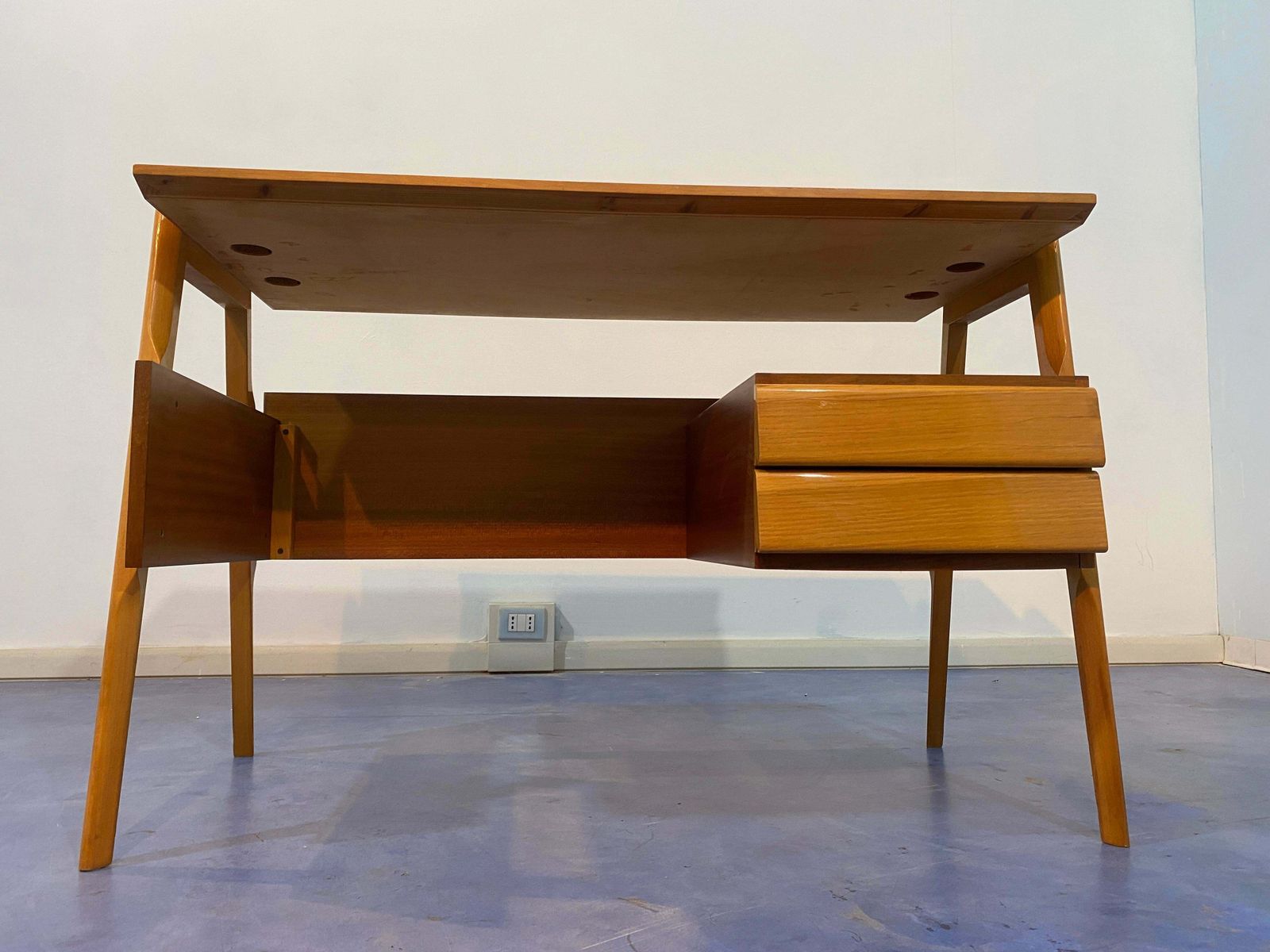 Italian Mid Century Modern Desk And Chair Designed By Vittorio Dassi In 1950s photo for sale