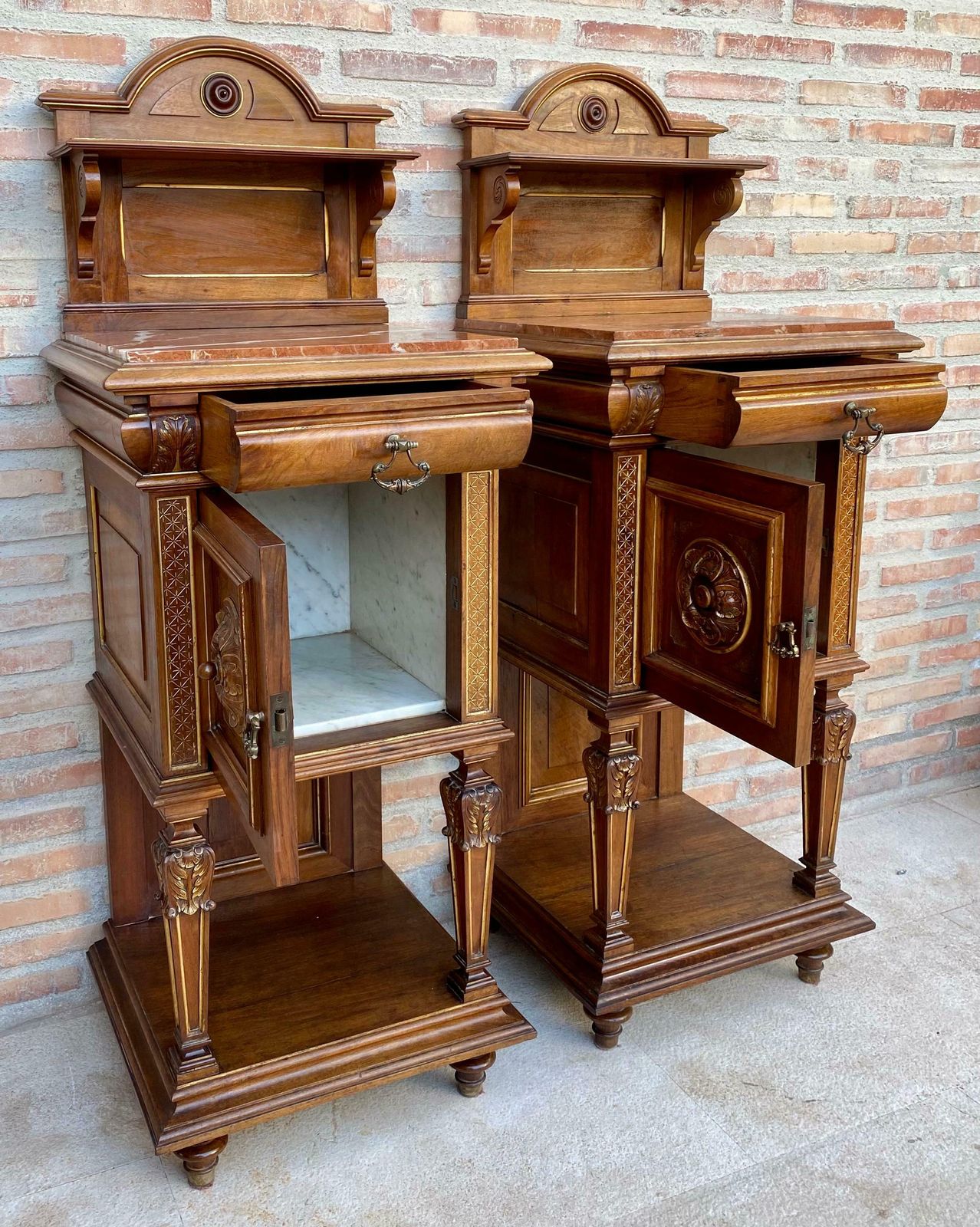 photo furniture Tables de chevet françaises, plateau en marbre, XIXe siècle, années 1890, lot de 2 - 3 040,21 £ le lot