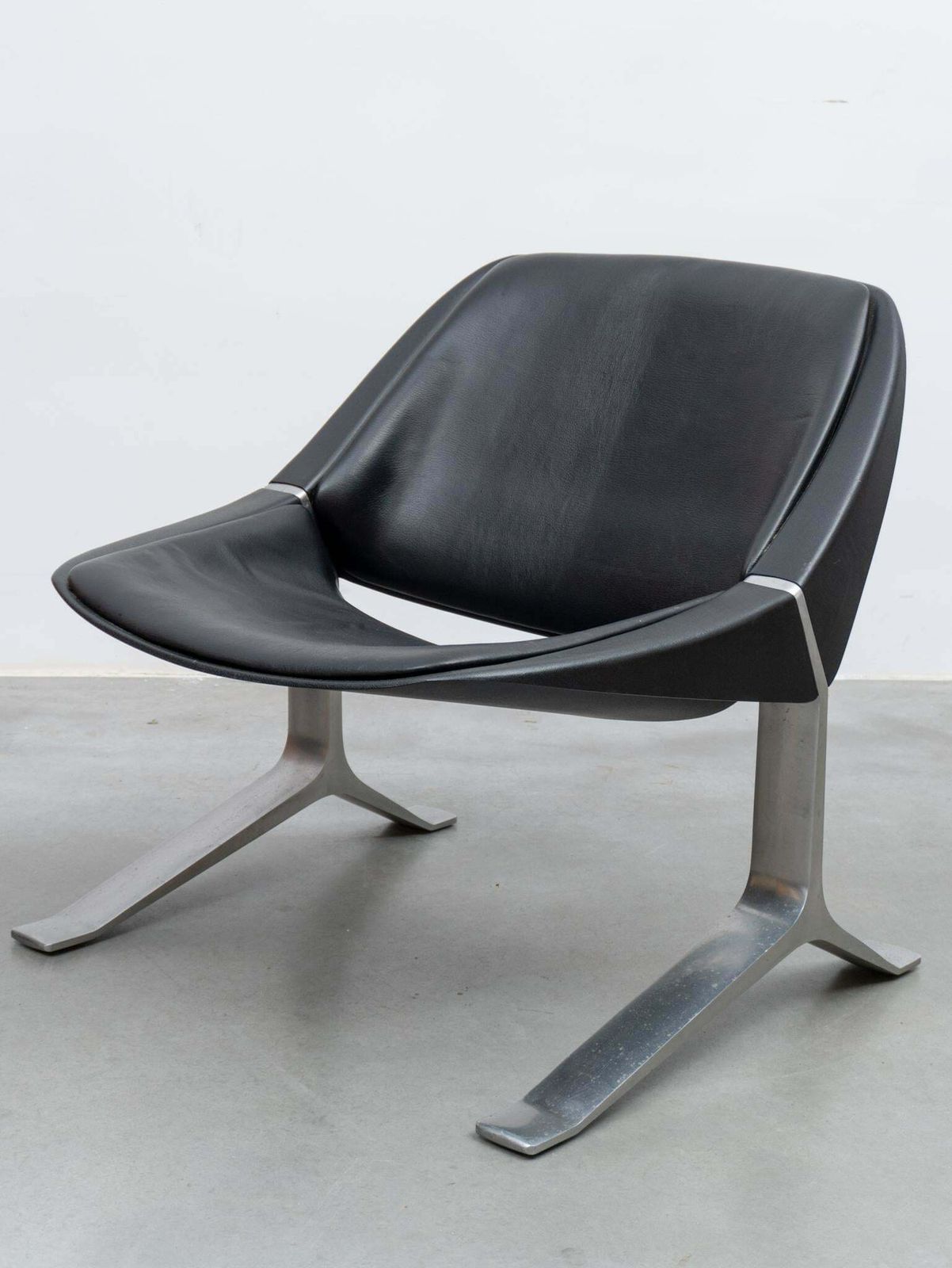 photo furniture Pair Of Knut Hesterberg Lounge Black And Chrome Club Arm Chairs, Germany 1971