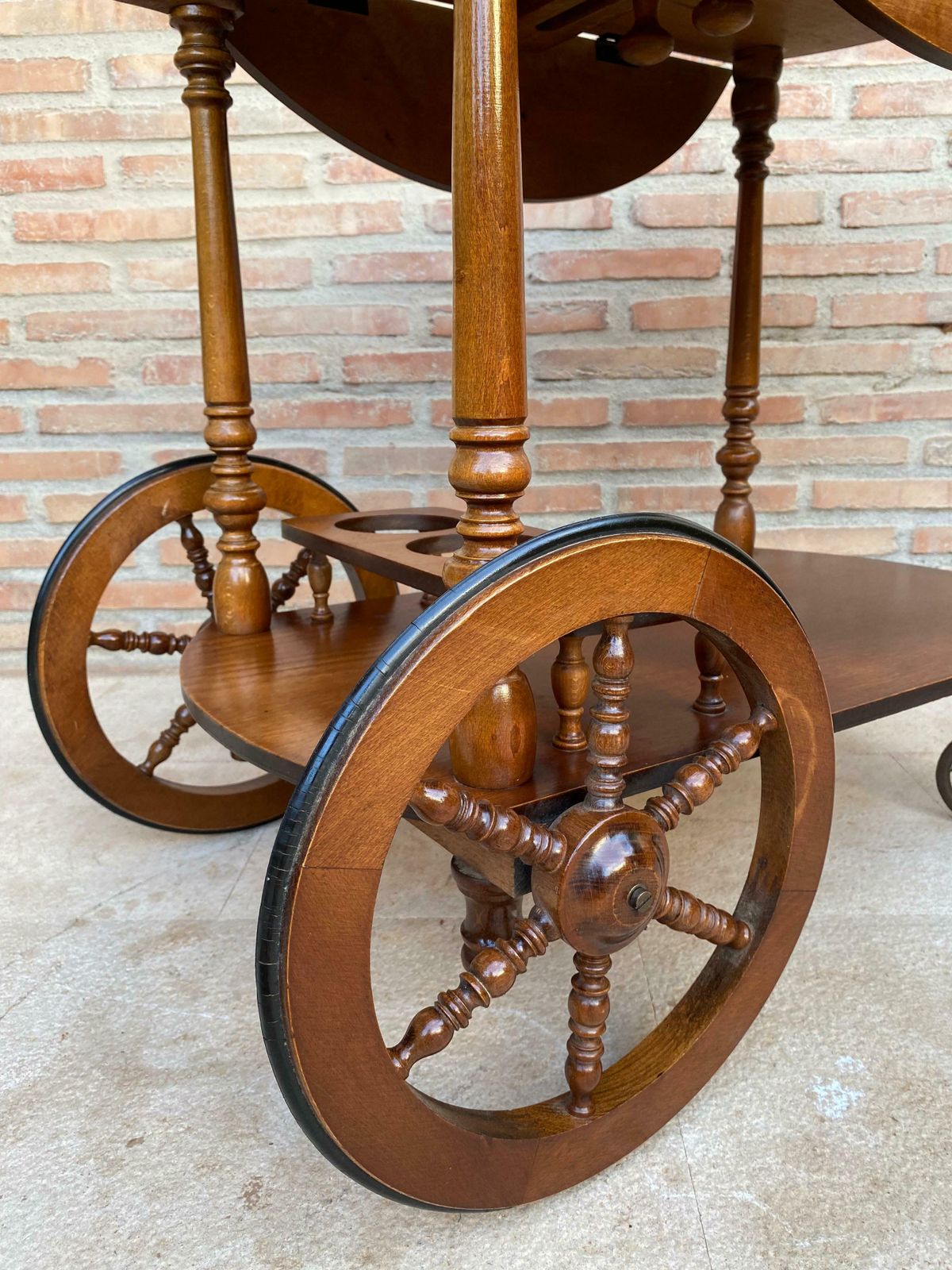 photo vinterior Chariot bar mid-century en bois, France, années 1950