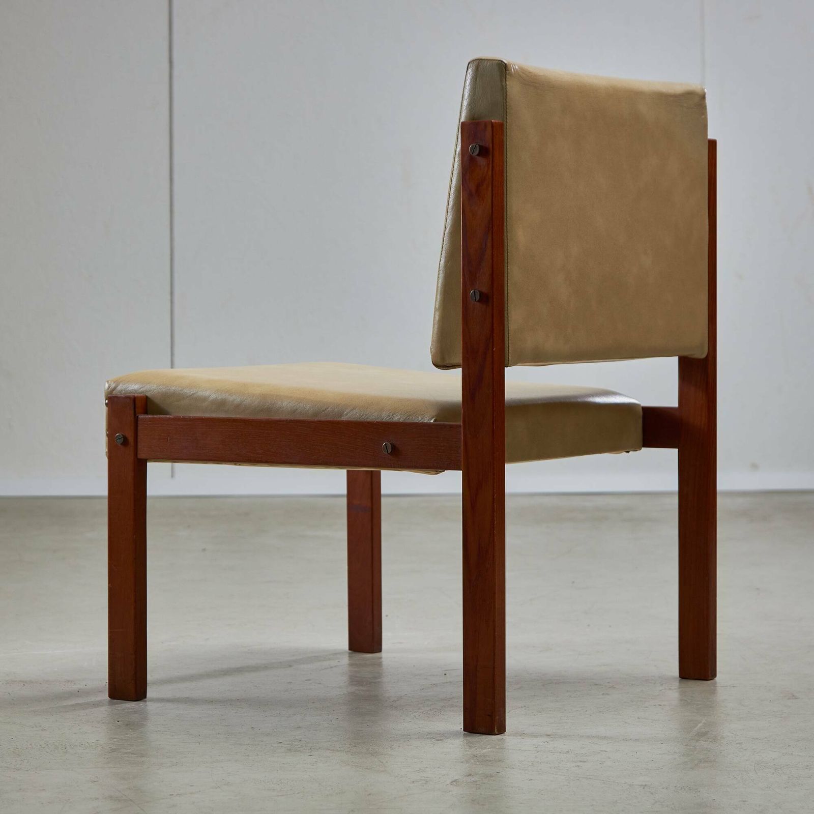 photo furniture Angular Chair In Teak Wood And Leather With Copper Details, 1970s