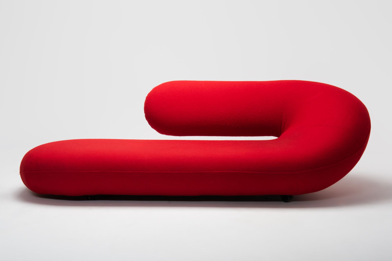 Chaise Longue 'Cleopatra'   Geoffrey Harcourt