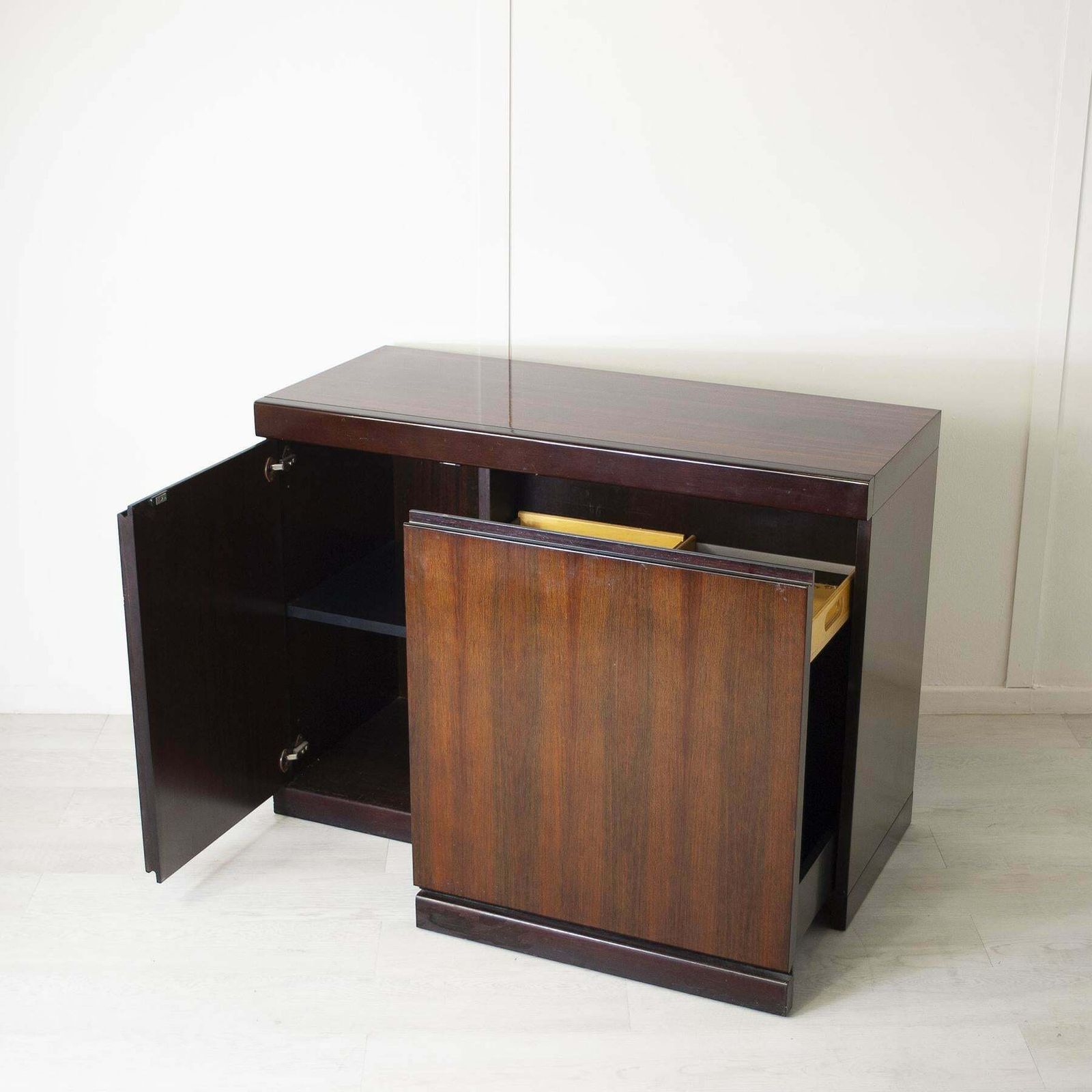 Angelo Mangiarotti Cabinet Bar Programme S11 For Sorgente Dei Mobili 1970s photo vinterior
