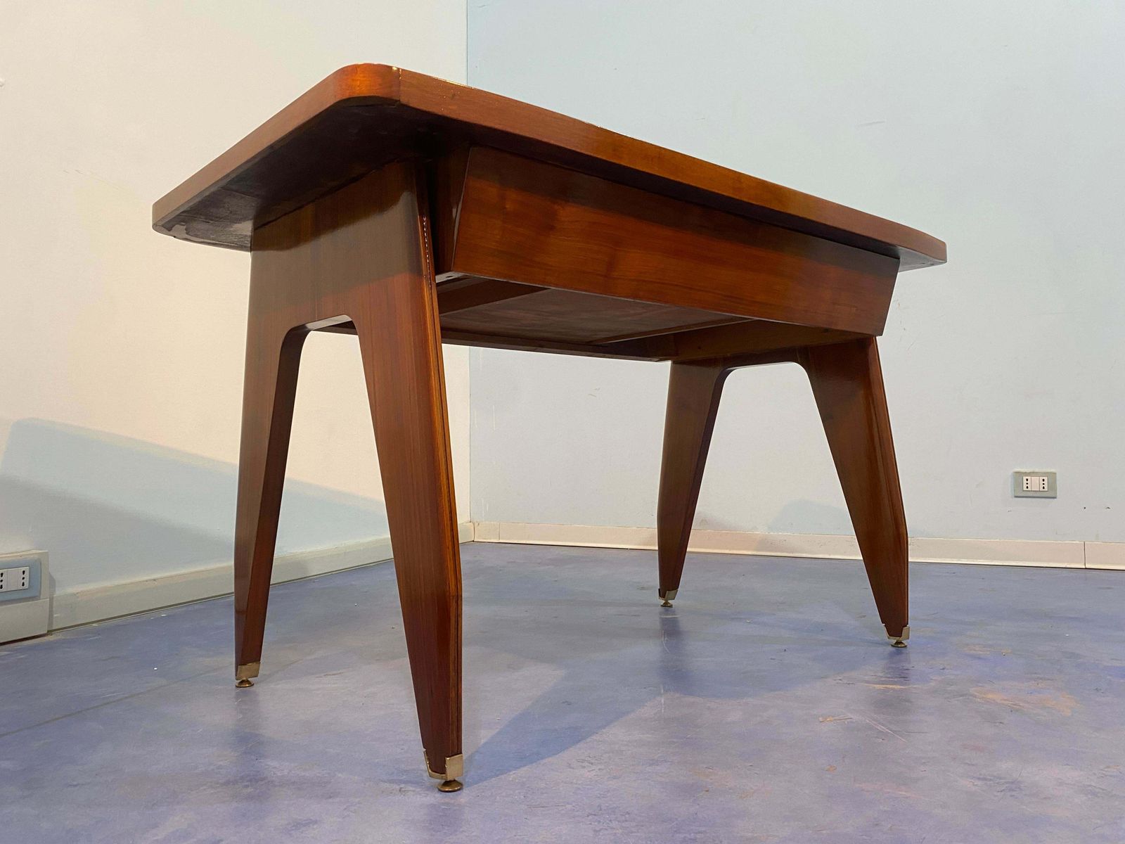 photo furniture Italian Mid Century Sculptural Desk Designed By Vittorio Dassi In 1950s