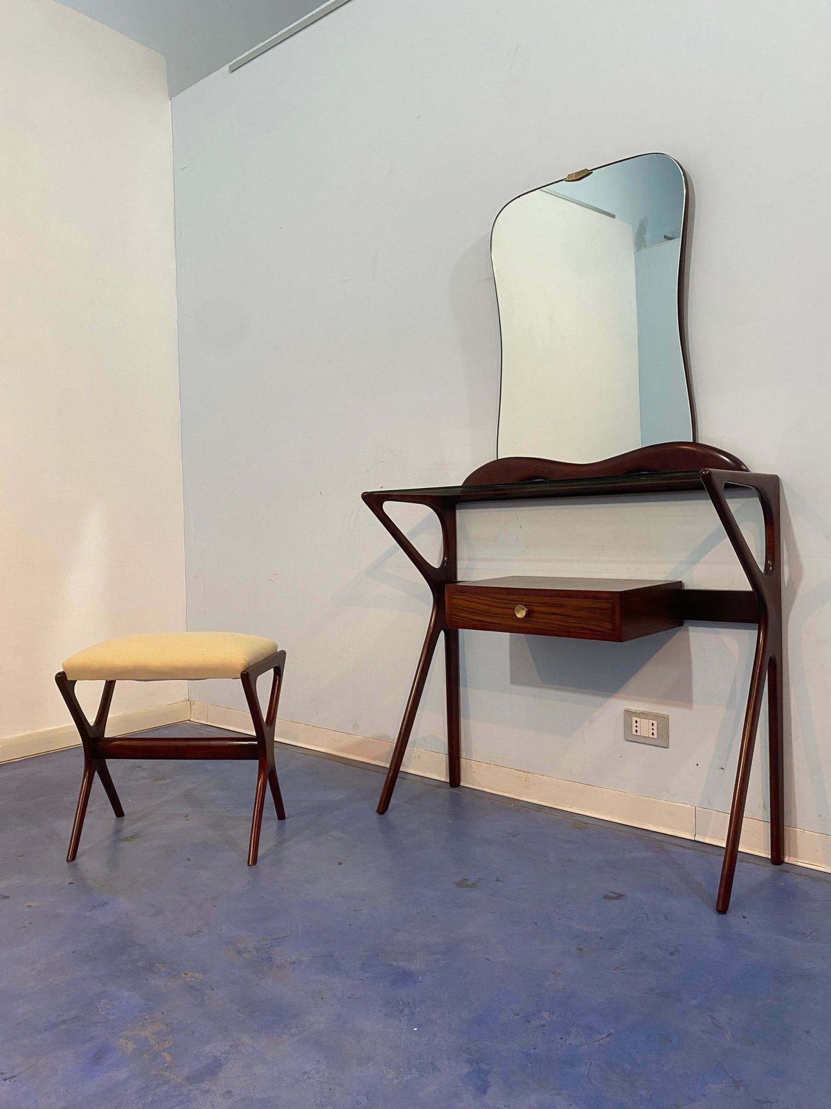 Italian Mid Century Console Table With Mirror Attributed To Ico Parisi, 1950s photo vintage