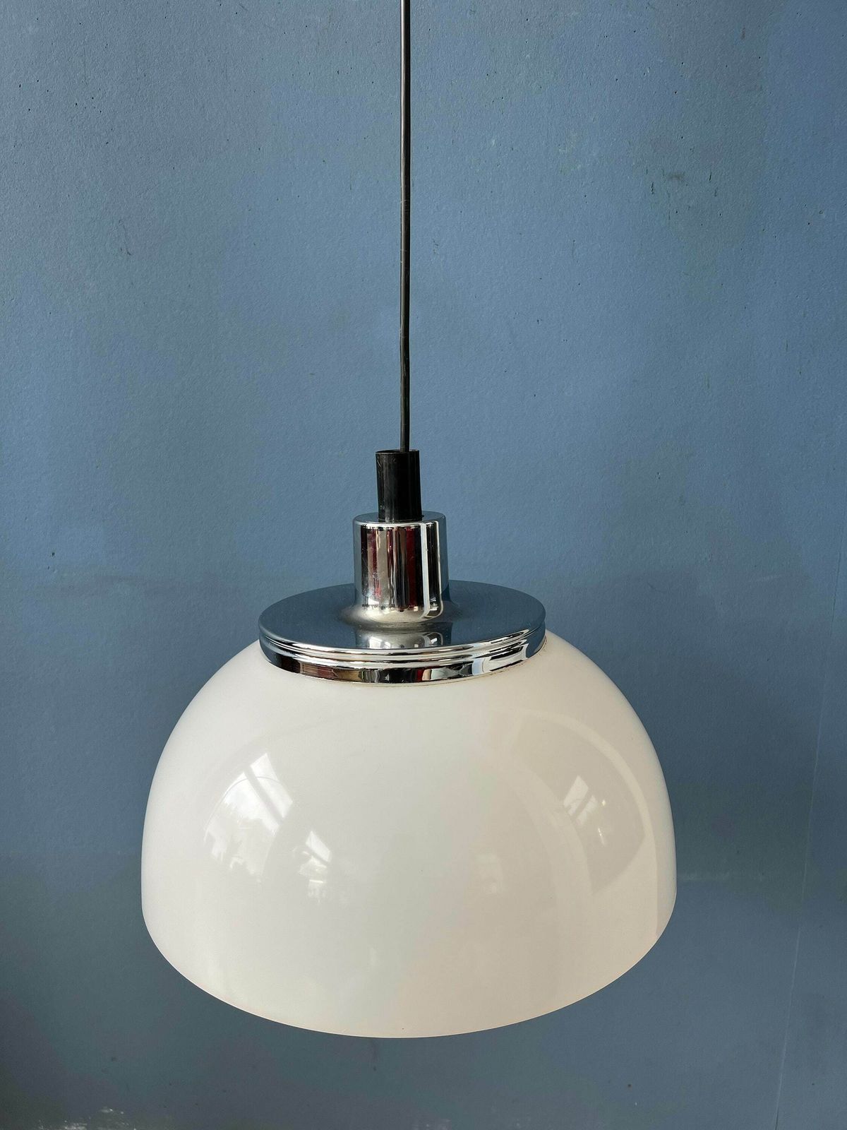 Vintage Guzzini White Faro Acrylglas Hanglamp photo vinterior