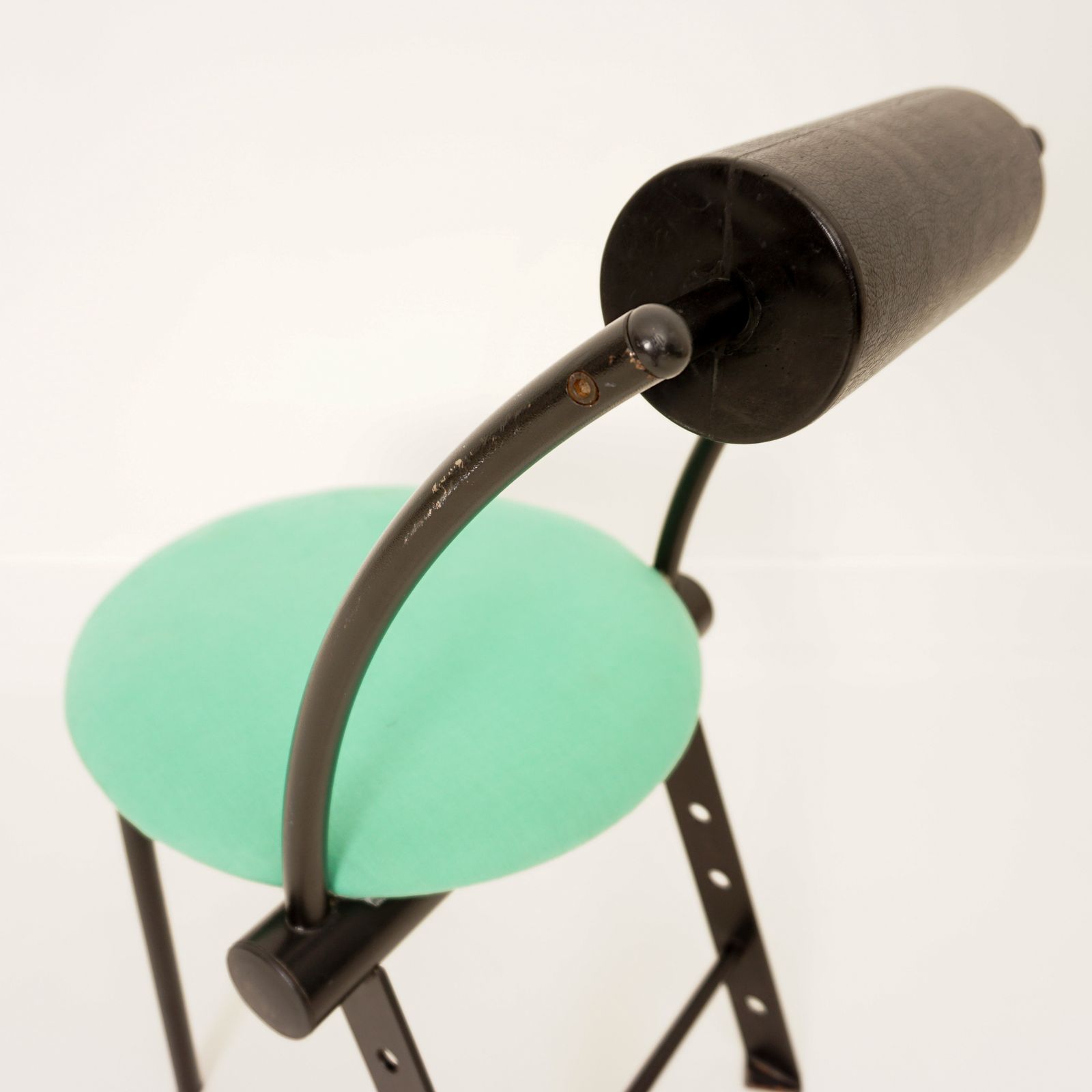 Postmodern Green Chair, 1980, 1980s photo vinterior