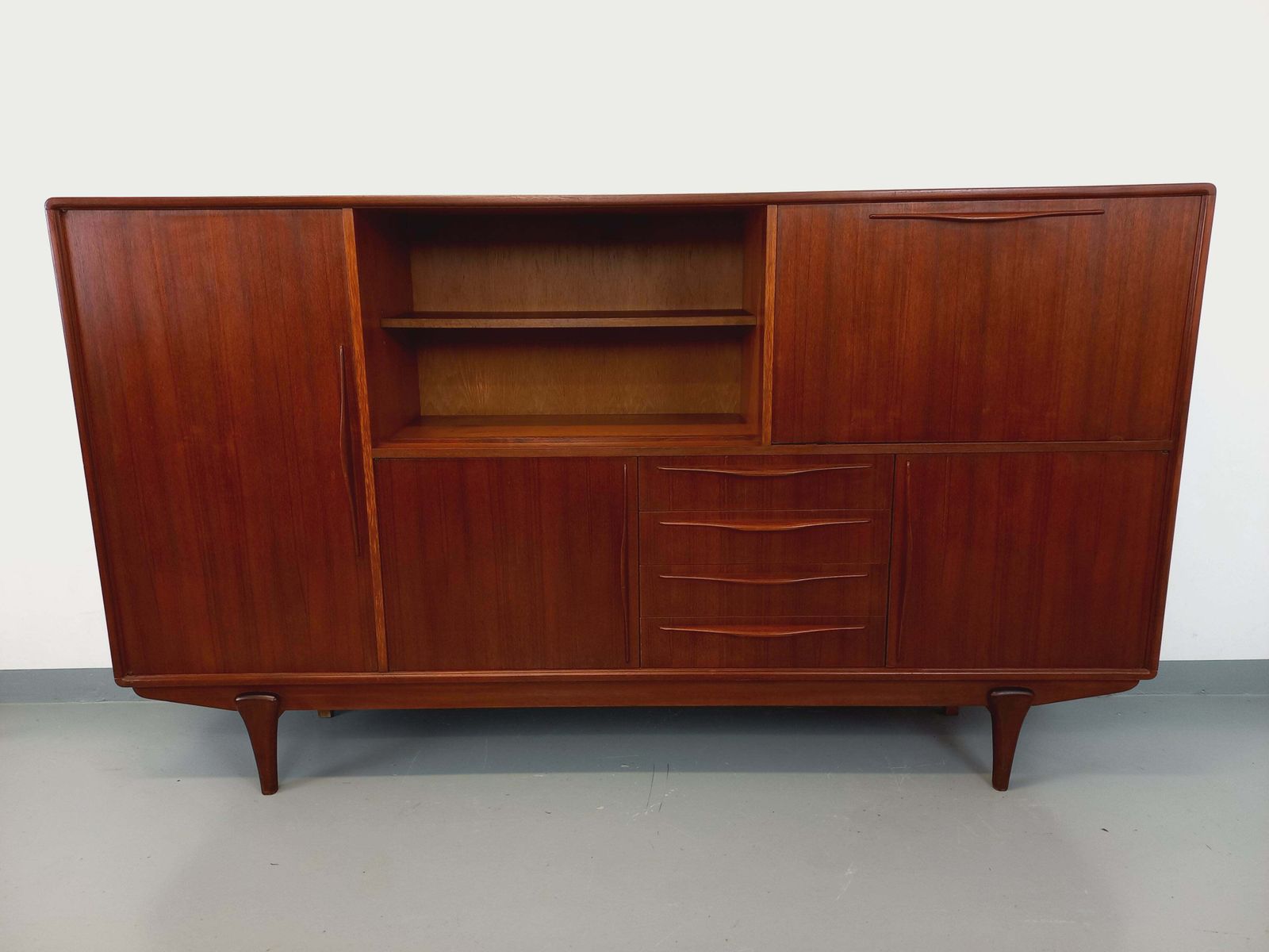 Buffet haut scandinave en teck 2 photo for sale