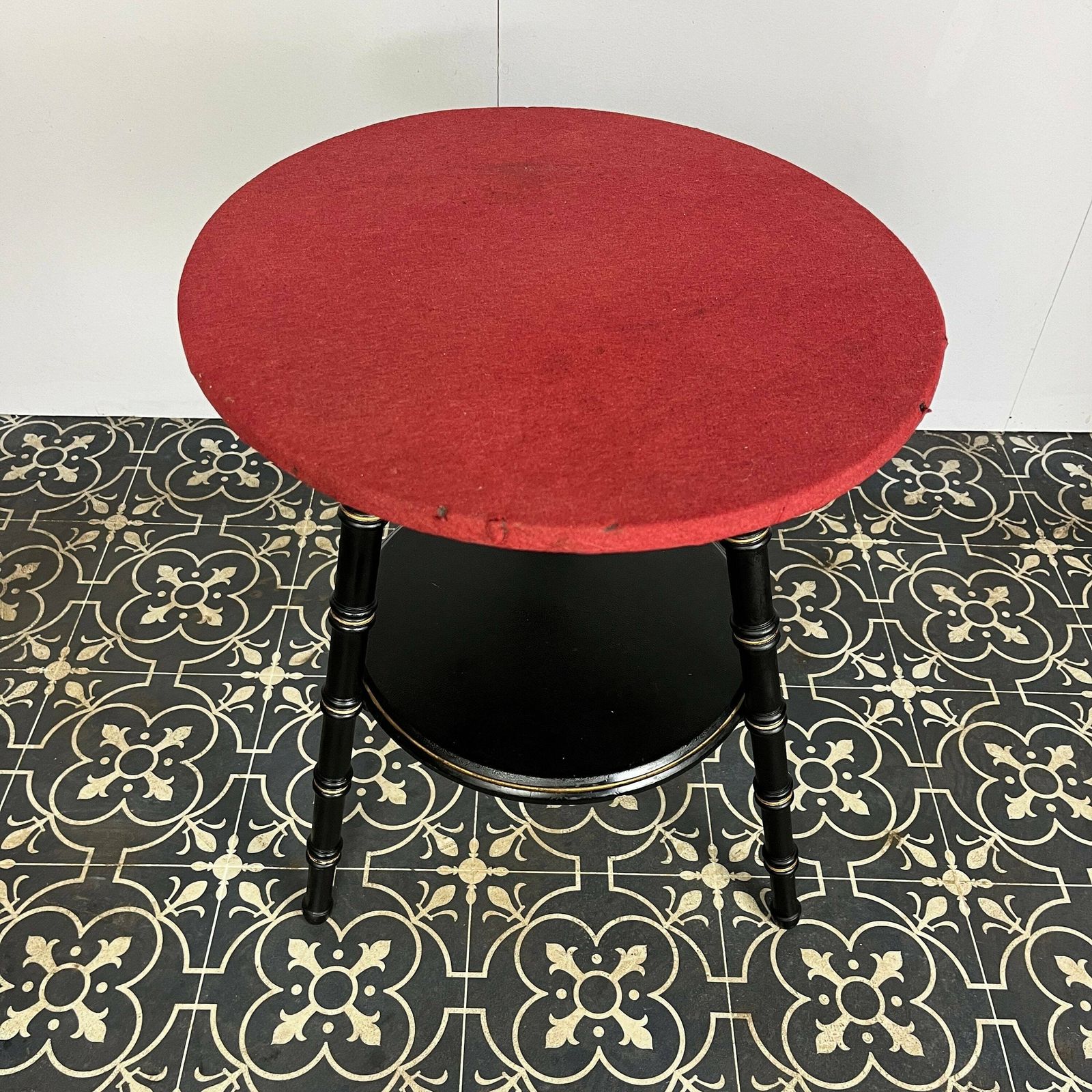 Early 20th Century Stylish Ebonised Coffee Or Side Table, Period Faux Bamboo, Antique Furniture, Red Baize, Gold Detail, Interior Design photo vintage