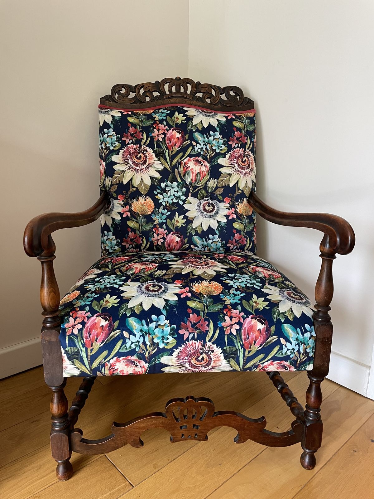 Antique Crown Throne Armchair In Upholstered Floral Fabric
