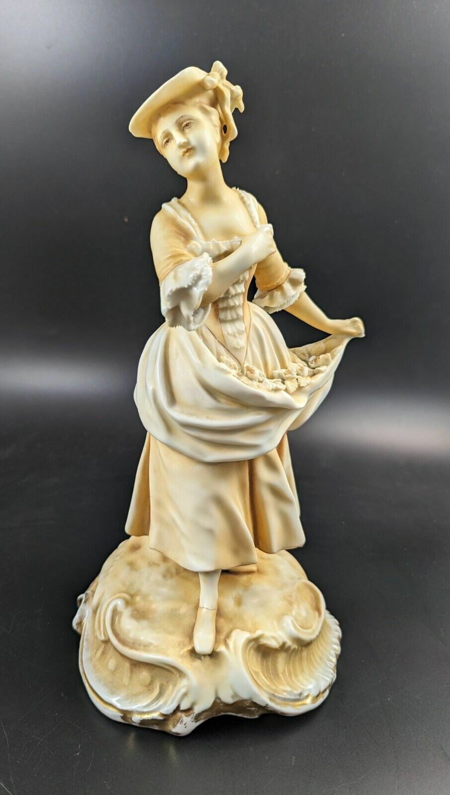 Parian (Biscuit Porcelain) Woman Figurine By Sitzendorf, C.1887 1900.