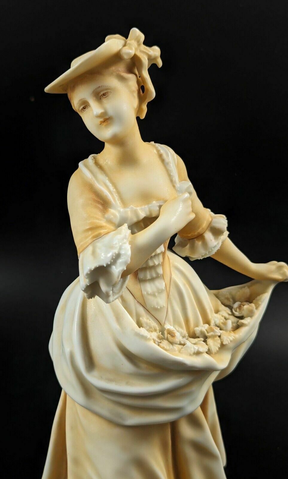 Parian (Biscuit Porcelain) Woman Figurine By Sitzendorf, C.1887 1900. photo furniture