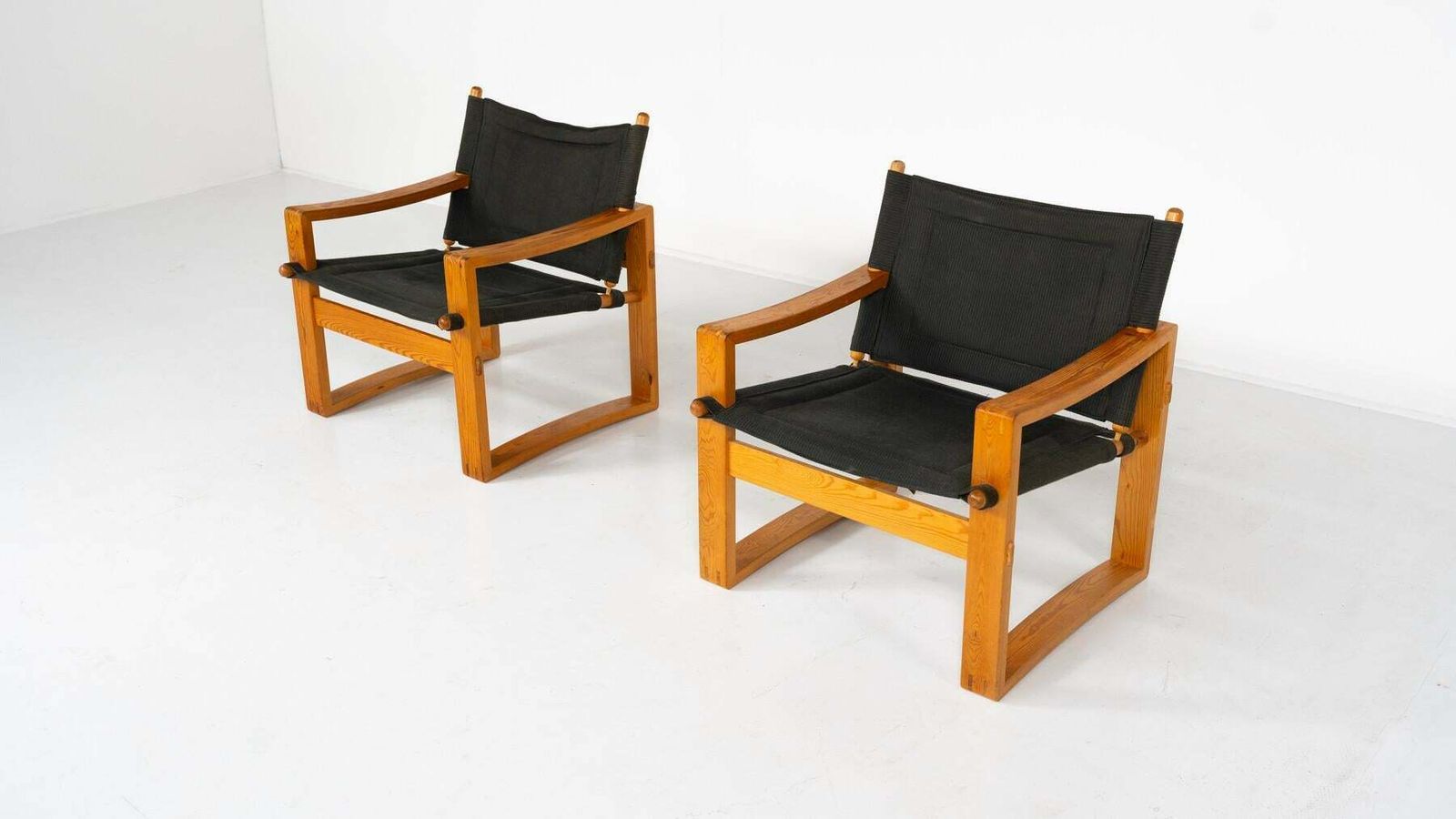Mid Century Modern Pair Of 'Safari' Armchairs By Børge Jensen For Bernstorffsmin photo Furniture