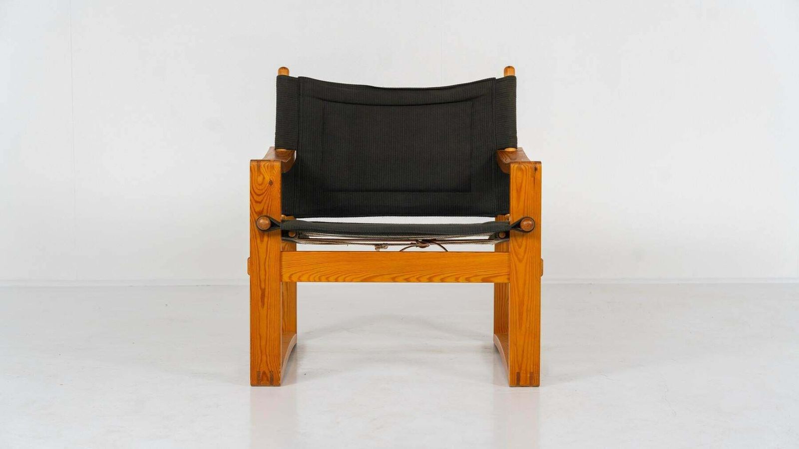 photo vinterior Mid Century Modern Pair Of 'Safari' Armchairs By Børge Jensen For Bernstorffsmin