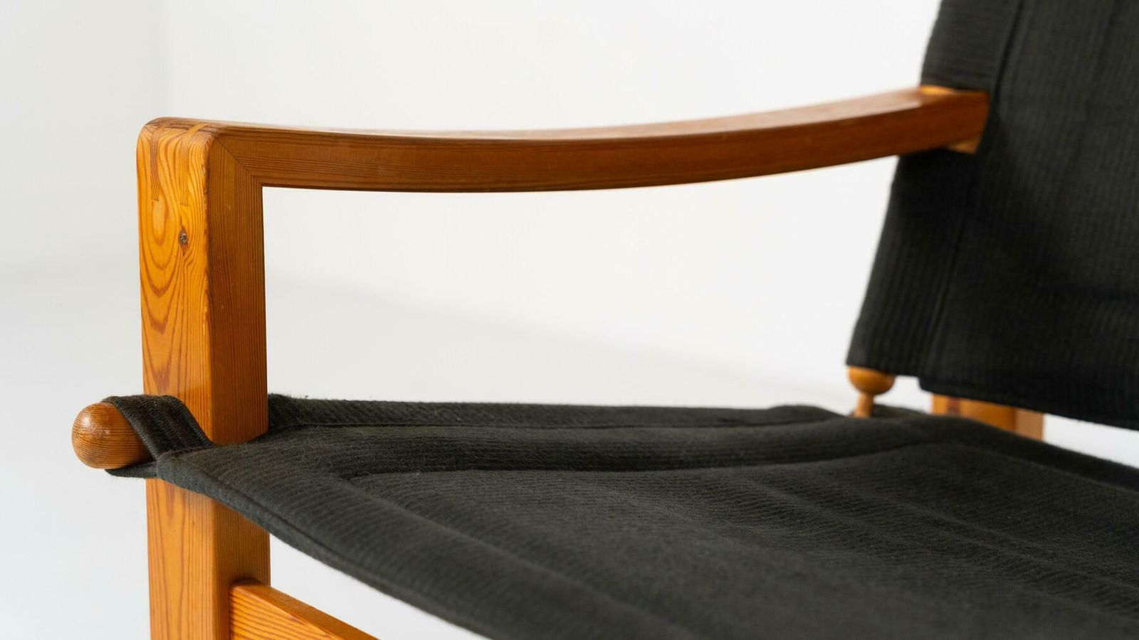 photo buy Mid Century Modern Pair Of 'Safari' Armchairs By Børge Jensen For Bernstorffsmin
