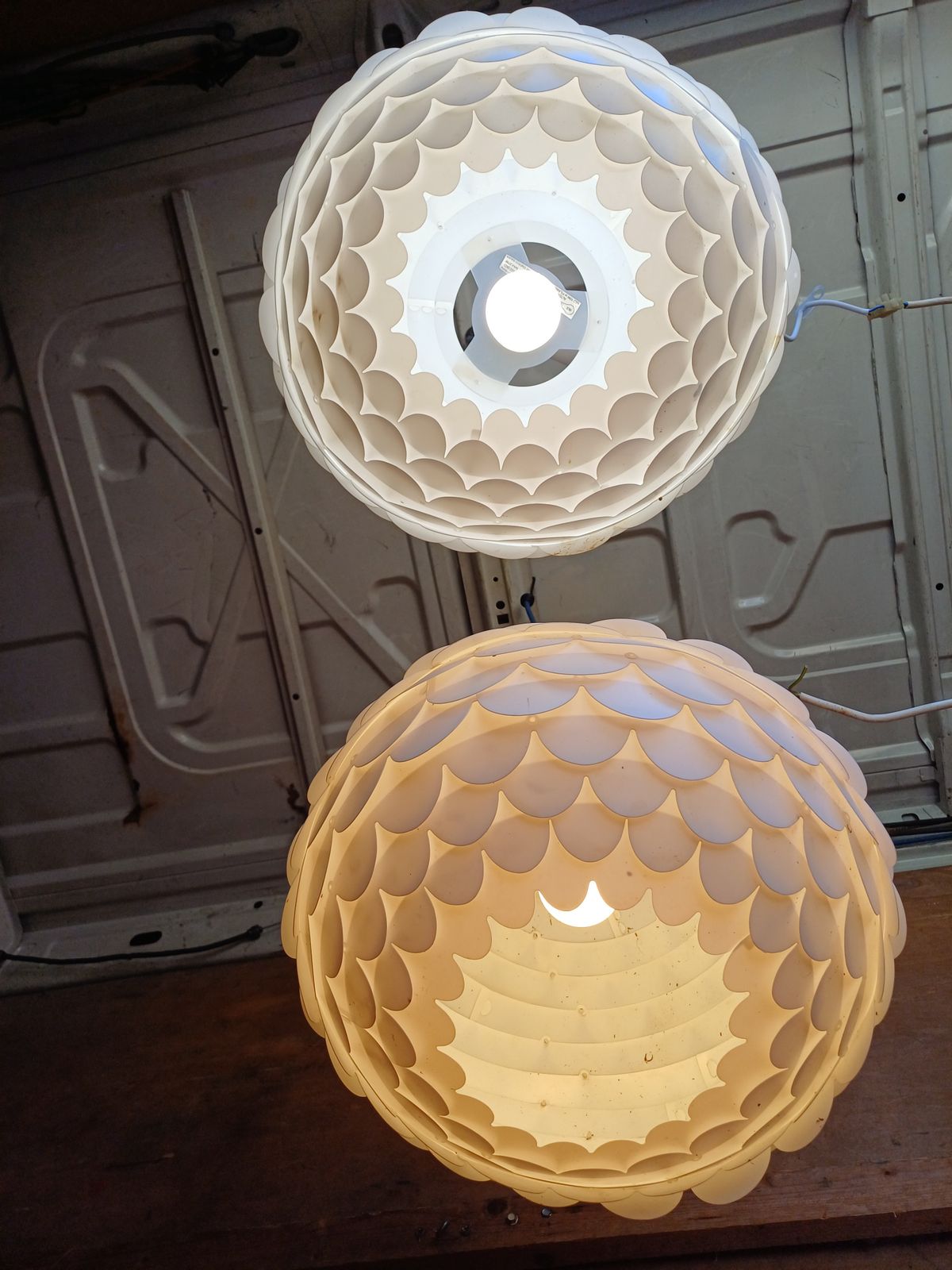 photo vintage Pair Of Vintage White Plastic Pendant Lights